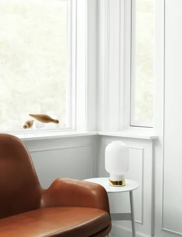 Lampada da tavolo Amp - bianco - ottone - Normann Copenhagen