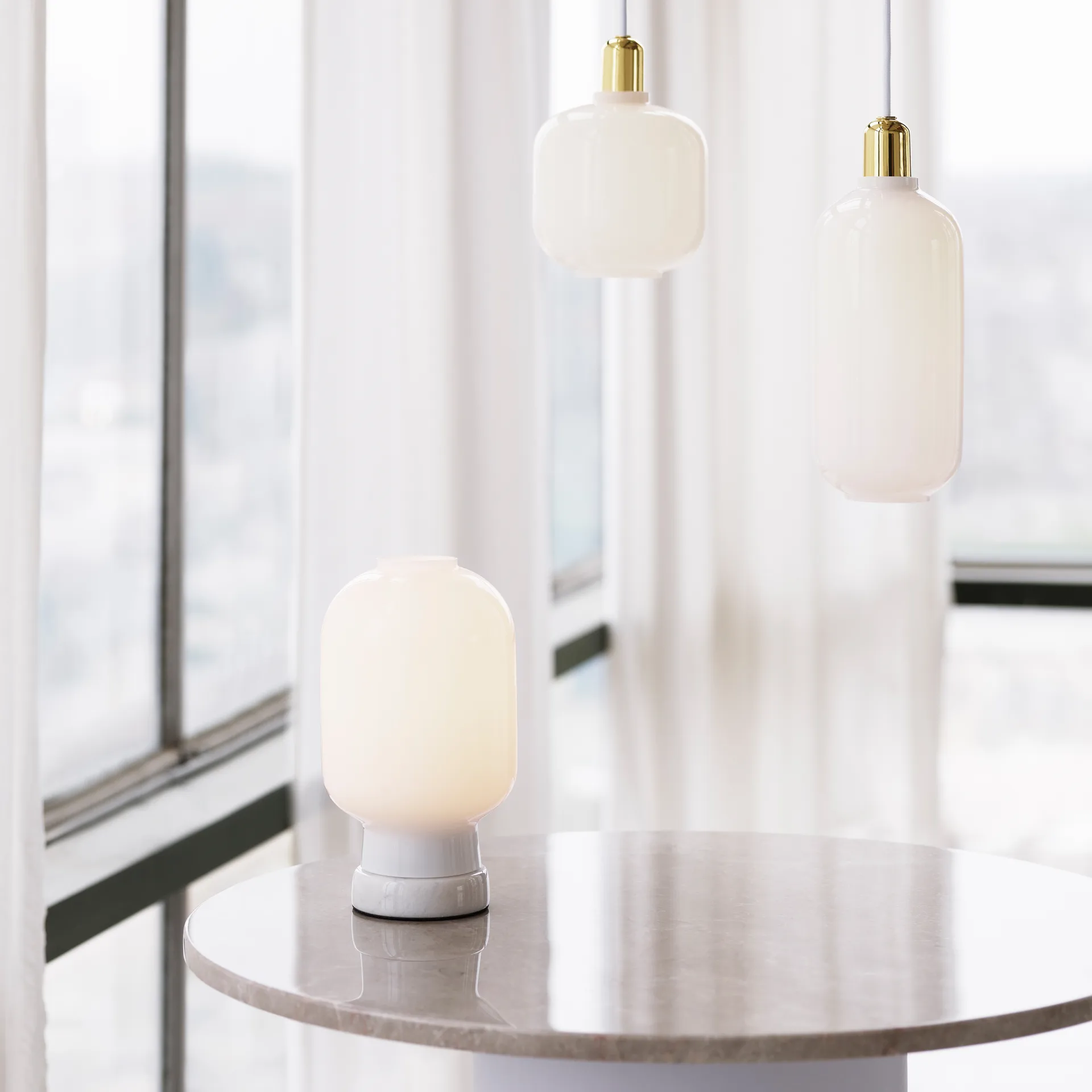 Lampada da tavolo Amp, bianco Normann Copenhagen