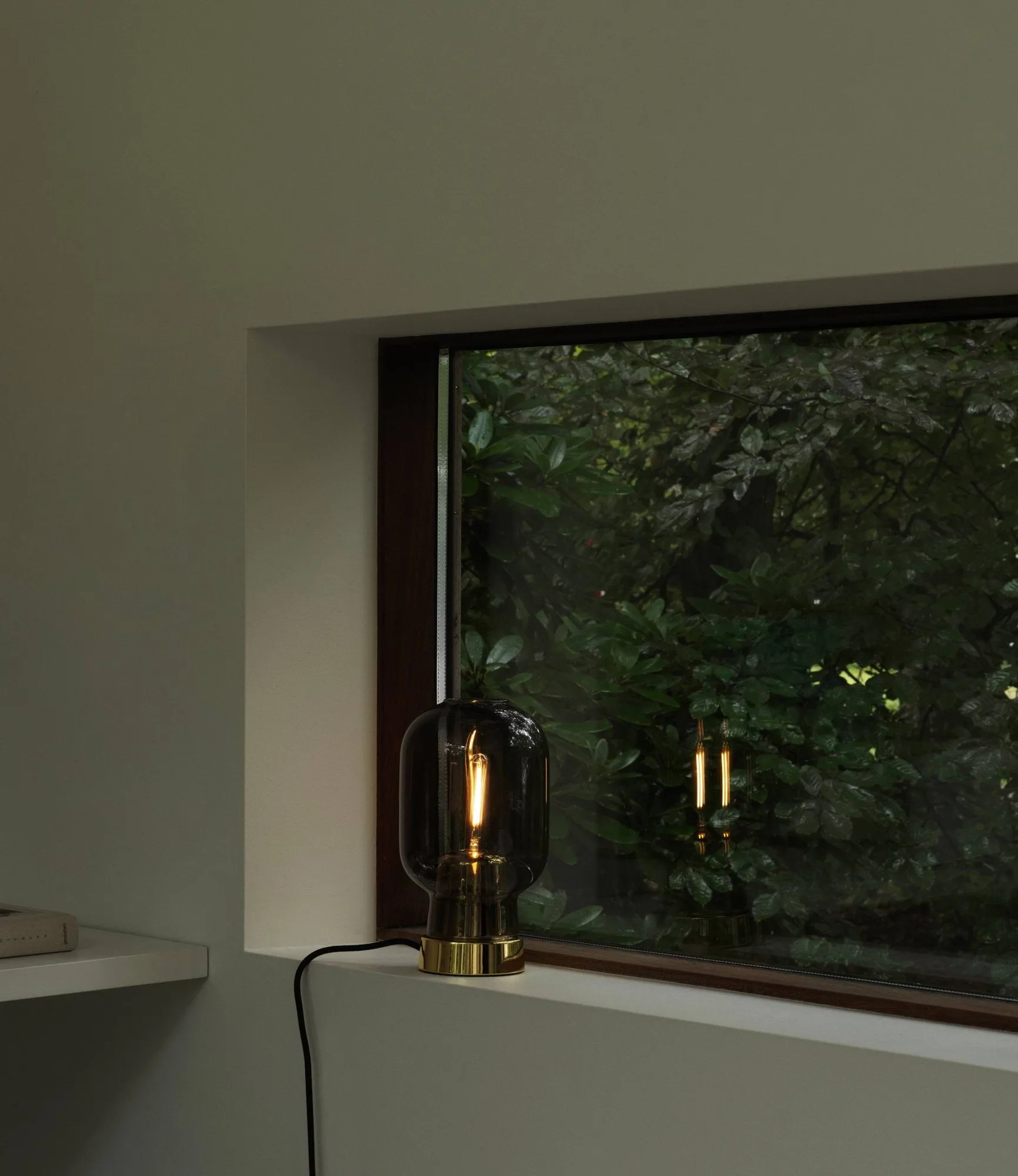 Lampada da tavolo Amp, grigio-ottone Normann Copenhagen