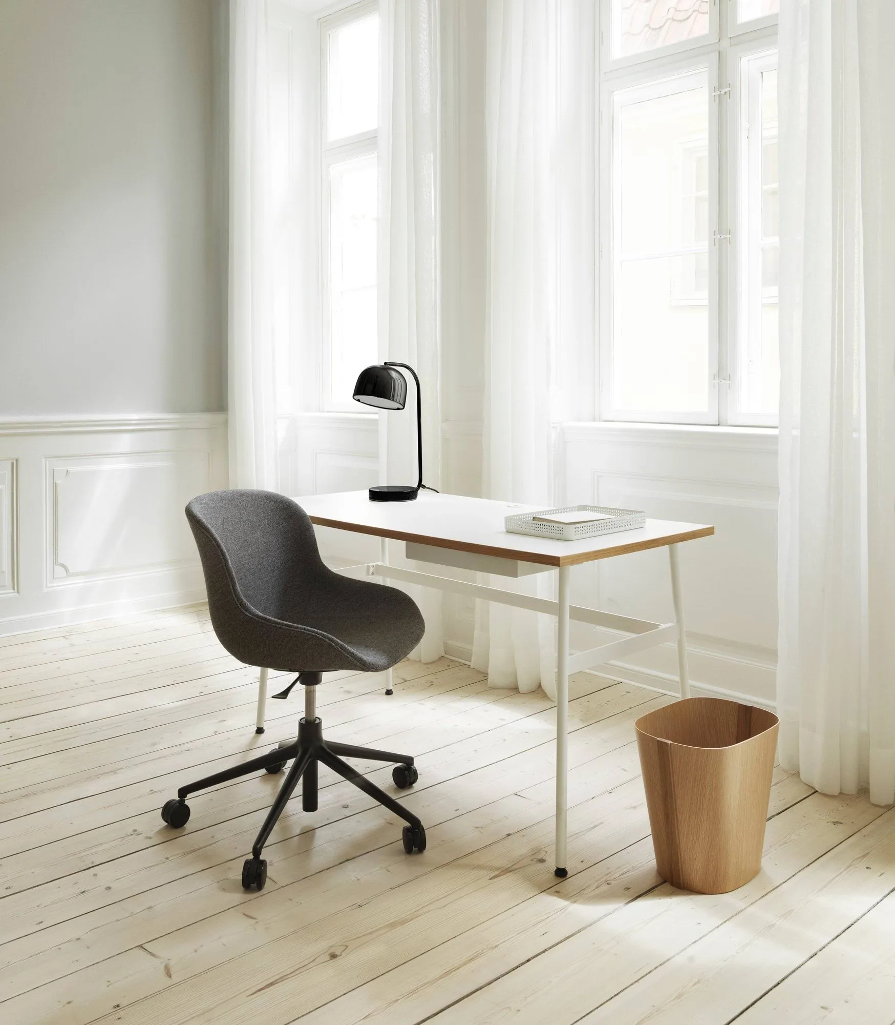 Lampada da tavolo Grant, Black Normann Copenhagen