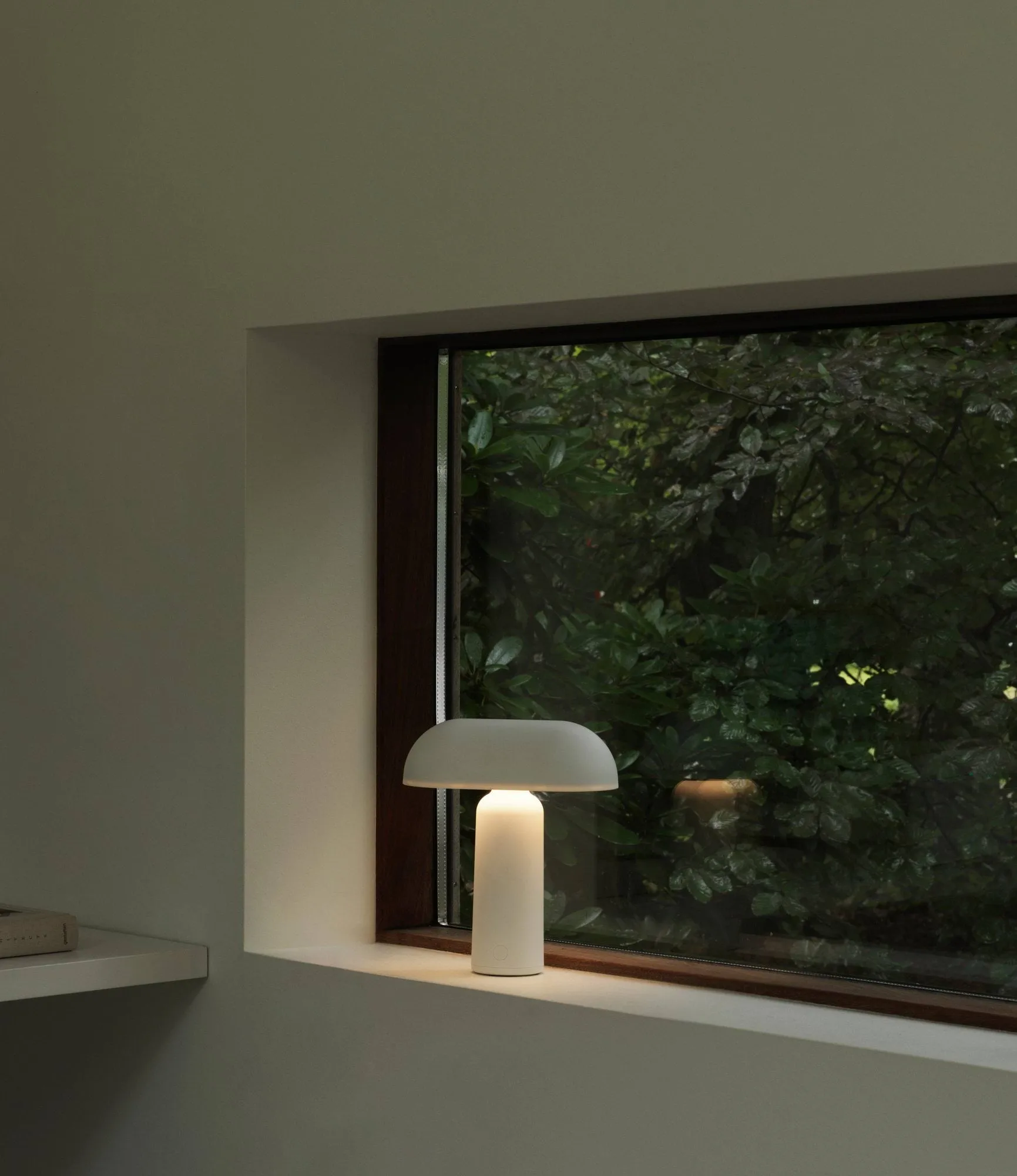Lampada da tavolo Porta, Bianco Normann Copenhagen