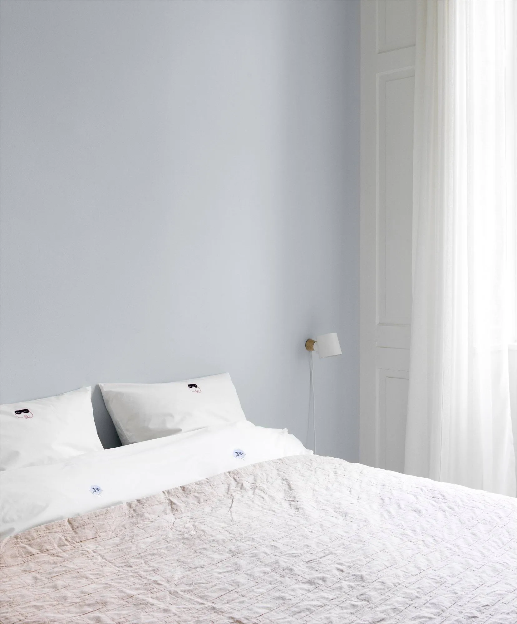 Lampada da tavolo Rise, bianco Normann Copenhagen