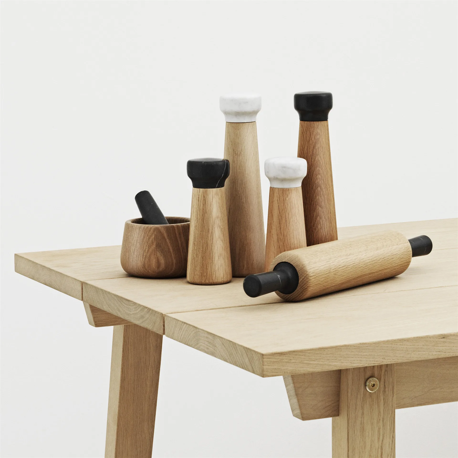 Macinapepe Craft, rovere, marmo nero, grande Normann Copenhagen