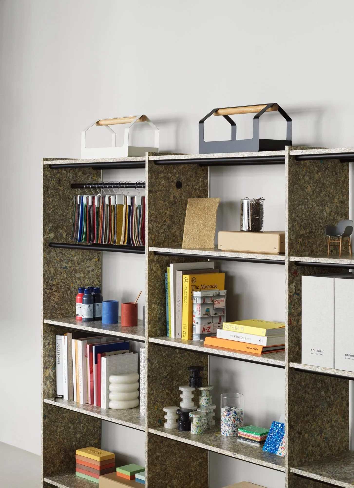 Pap scaffale a pavimento, Multi, alto Normann Copenhagen