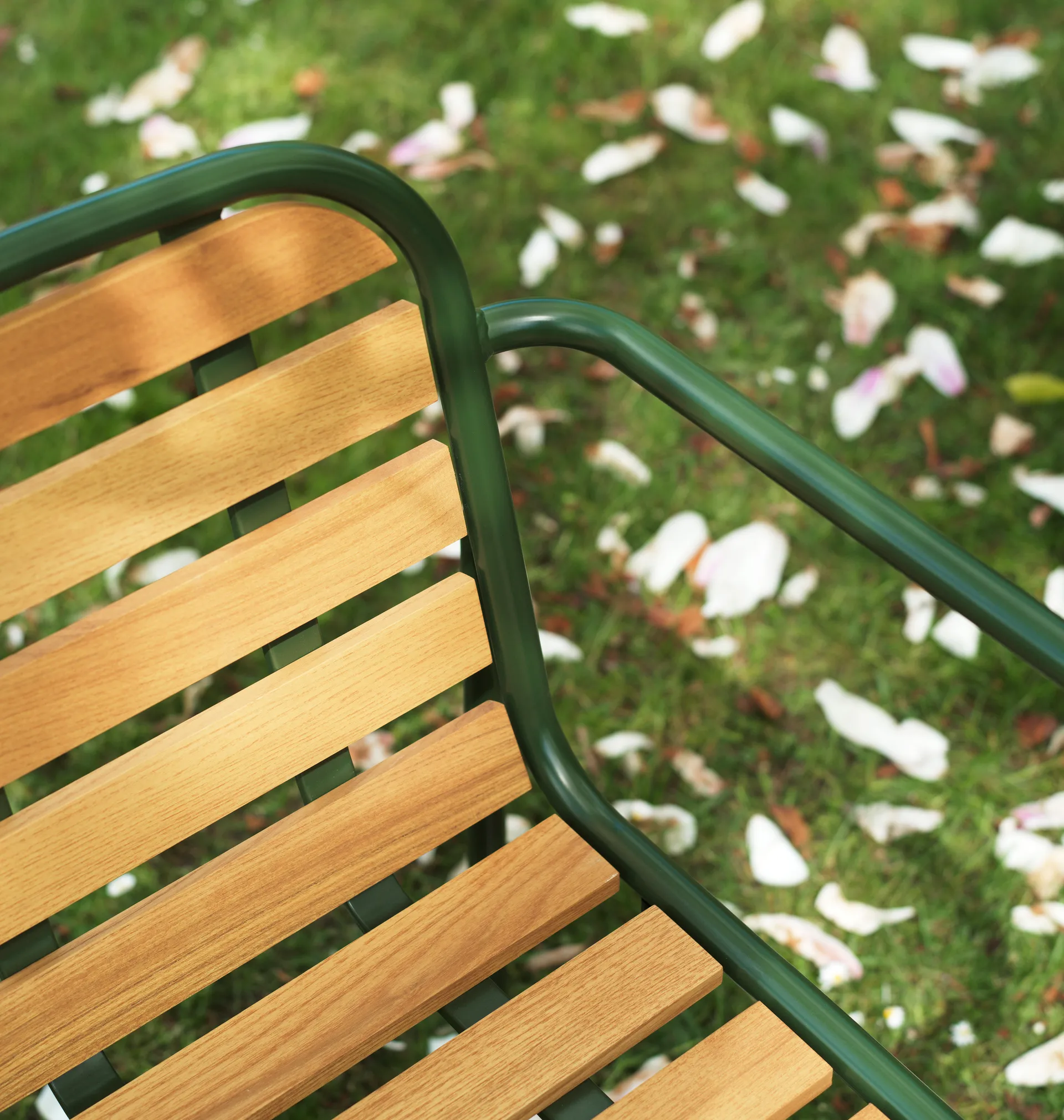 Poltrona con braccioli Vig Robinia, Verde Normann Copenhagen