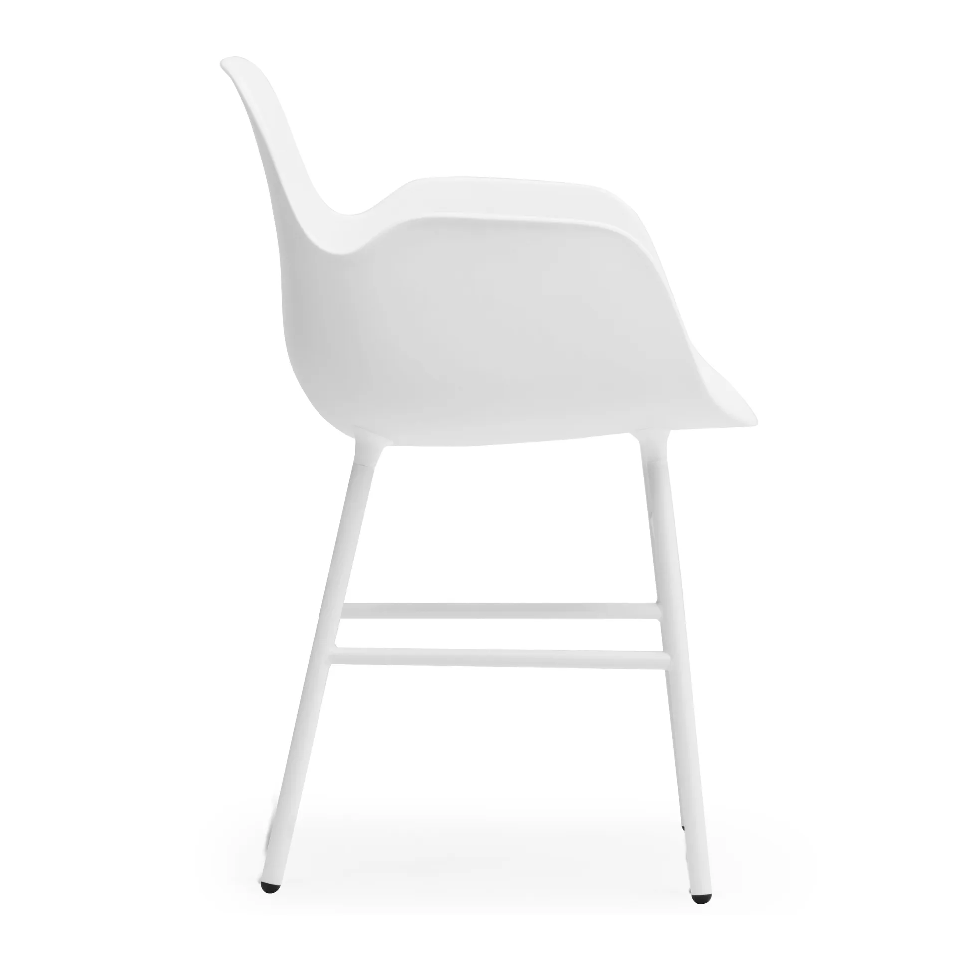 Poltrona Form con gambe in metallo, Bianco Normann Copenhagen