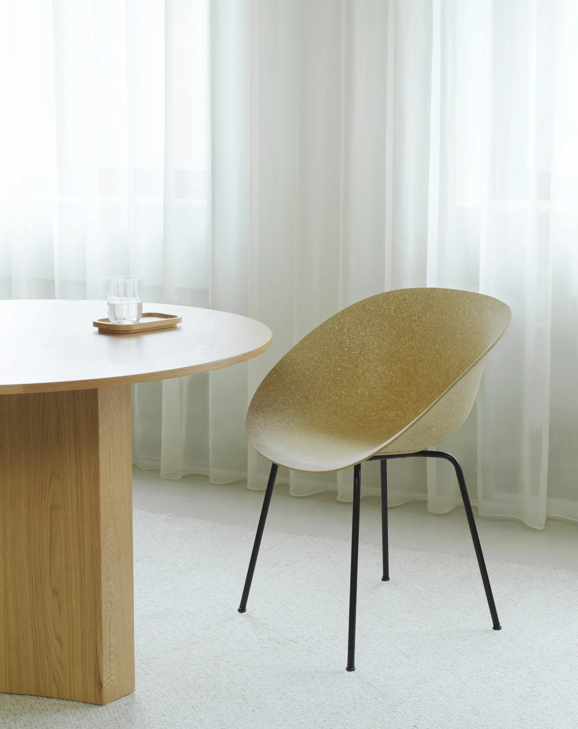 Poltrona Mat con braccioli, Hemp-black steel Normann Copenhagen