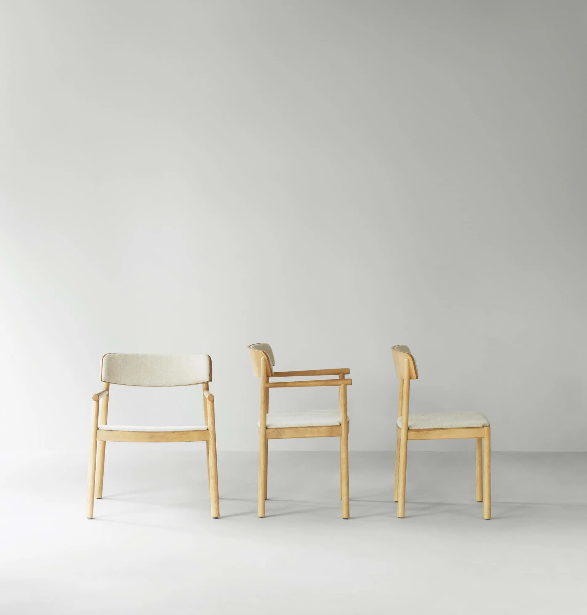 Poltrona Timb, Frassino color cuoio – tessuto Hallingdal 220 Normann Copenhagen