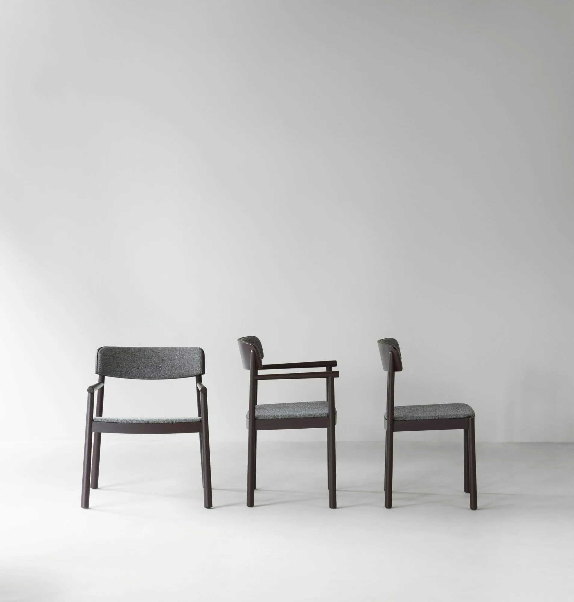 Poltrona Timb, Frassino marrone – tessuto Hallingdal 368 Normann Copenhagen