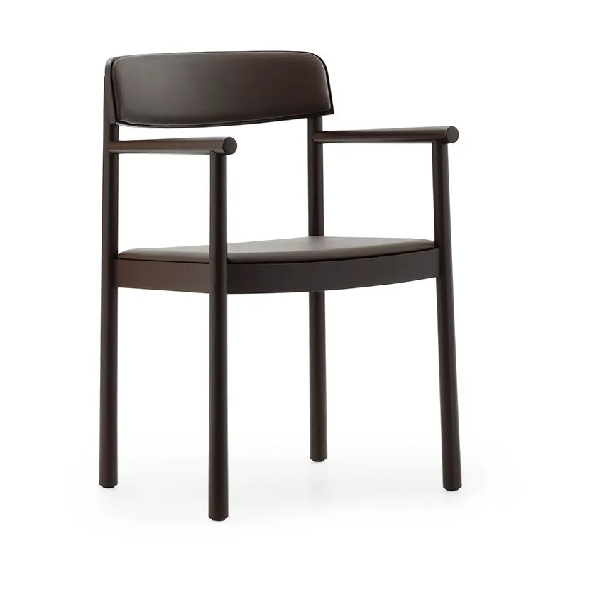 Poltroncina Timb, Frassino marrone – pelle ultra color cioccolato Normann Copenhagen