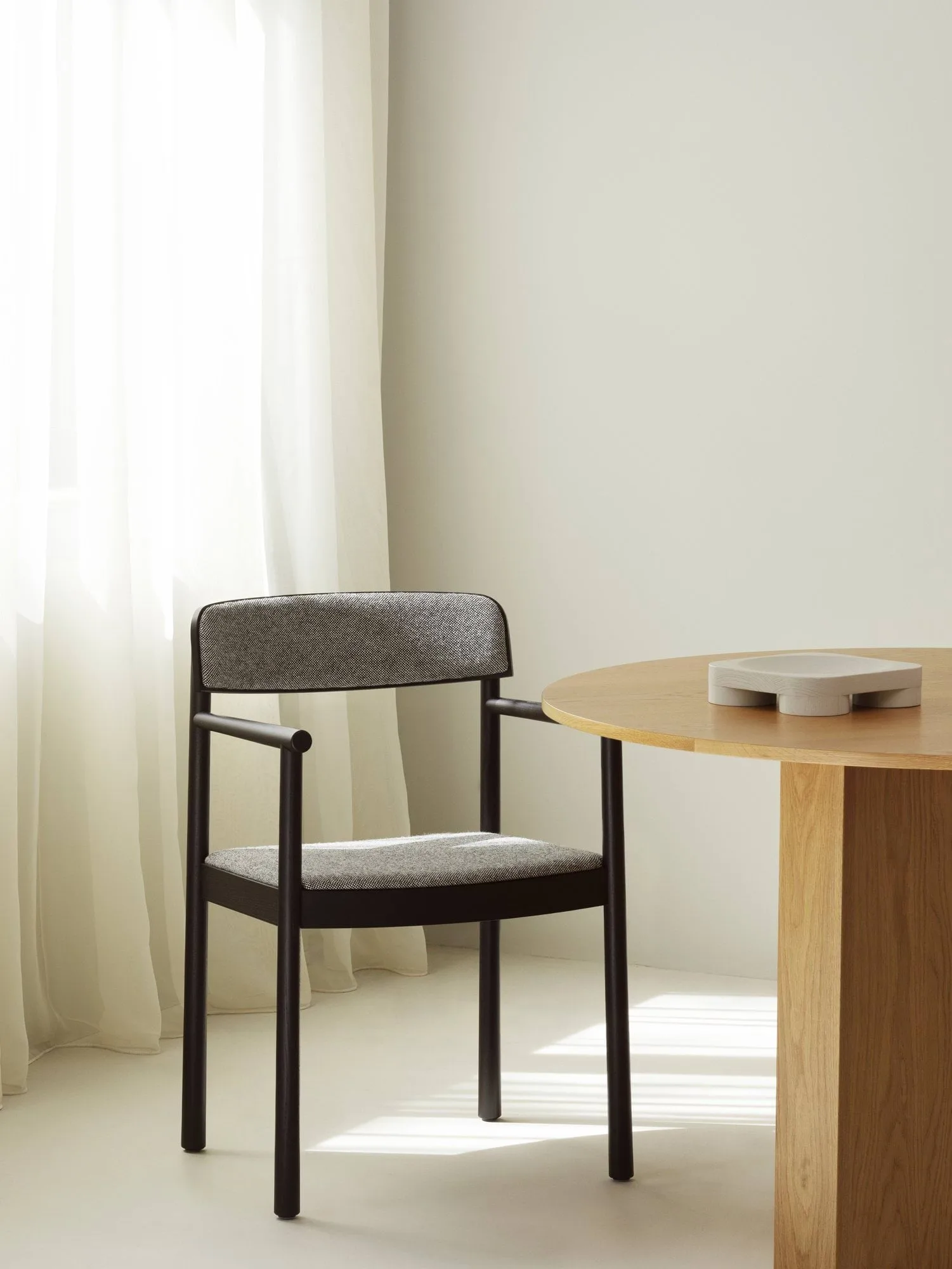 Poltroncina Timb, Frassino nero-tessuto Hallingdal 166 Normann Copenhagen