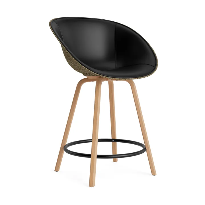 Sedia da bar con braccioli rivestita frontalmente 65 cm - Ultra 41599-Alga-faggio-acciaio nero - Normann Copenhagen