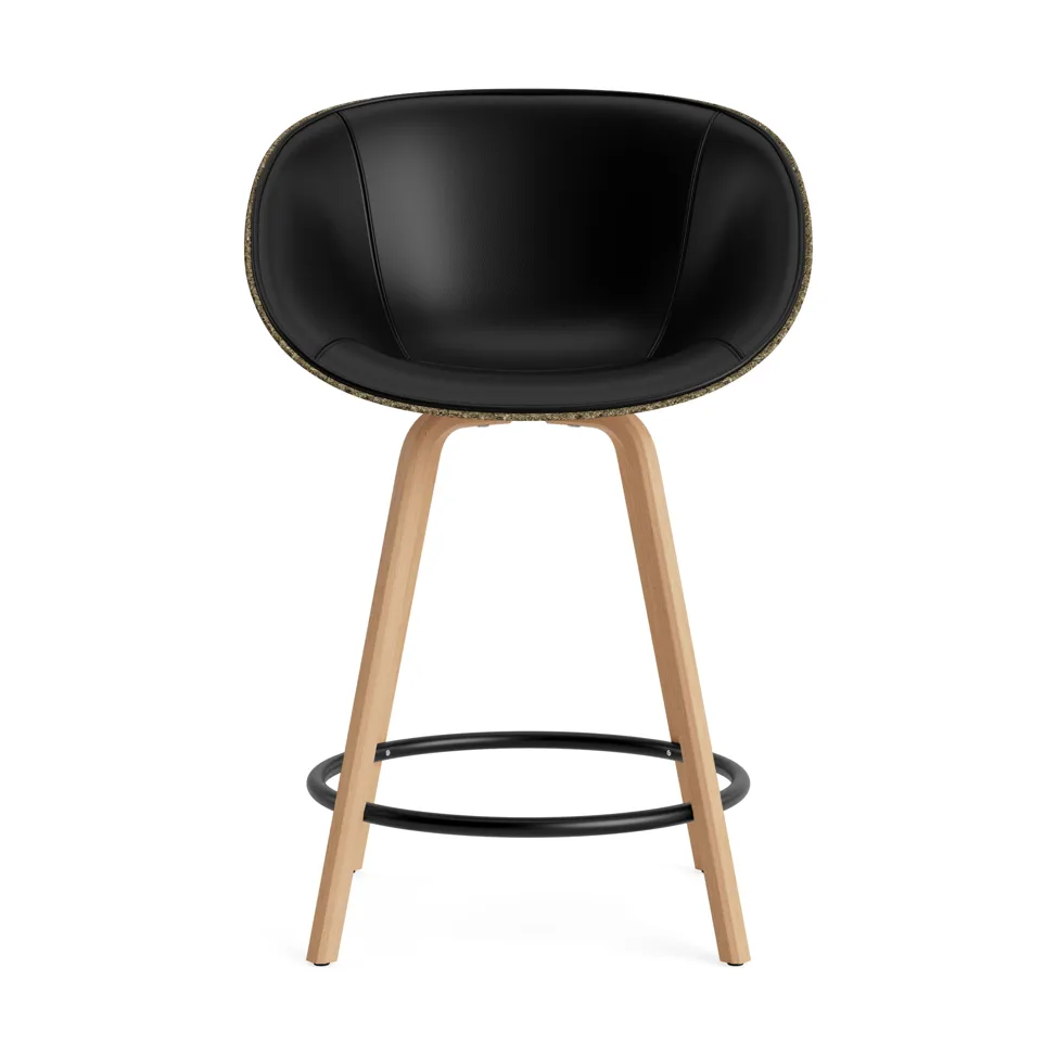Sedia da bar con braccioli rivestita frontalmente 65 cm, Ultra 41599-Alga-faggio-acciaio nero Normann Copenhagen