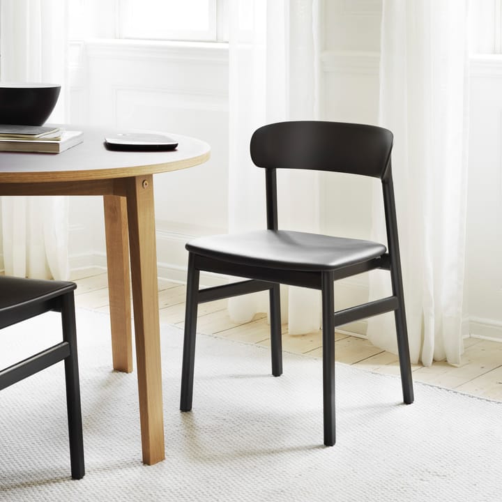Sedia Herit in rovere nero con rivestimento in pelle, Nero Normann Copenhagen