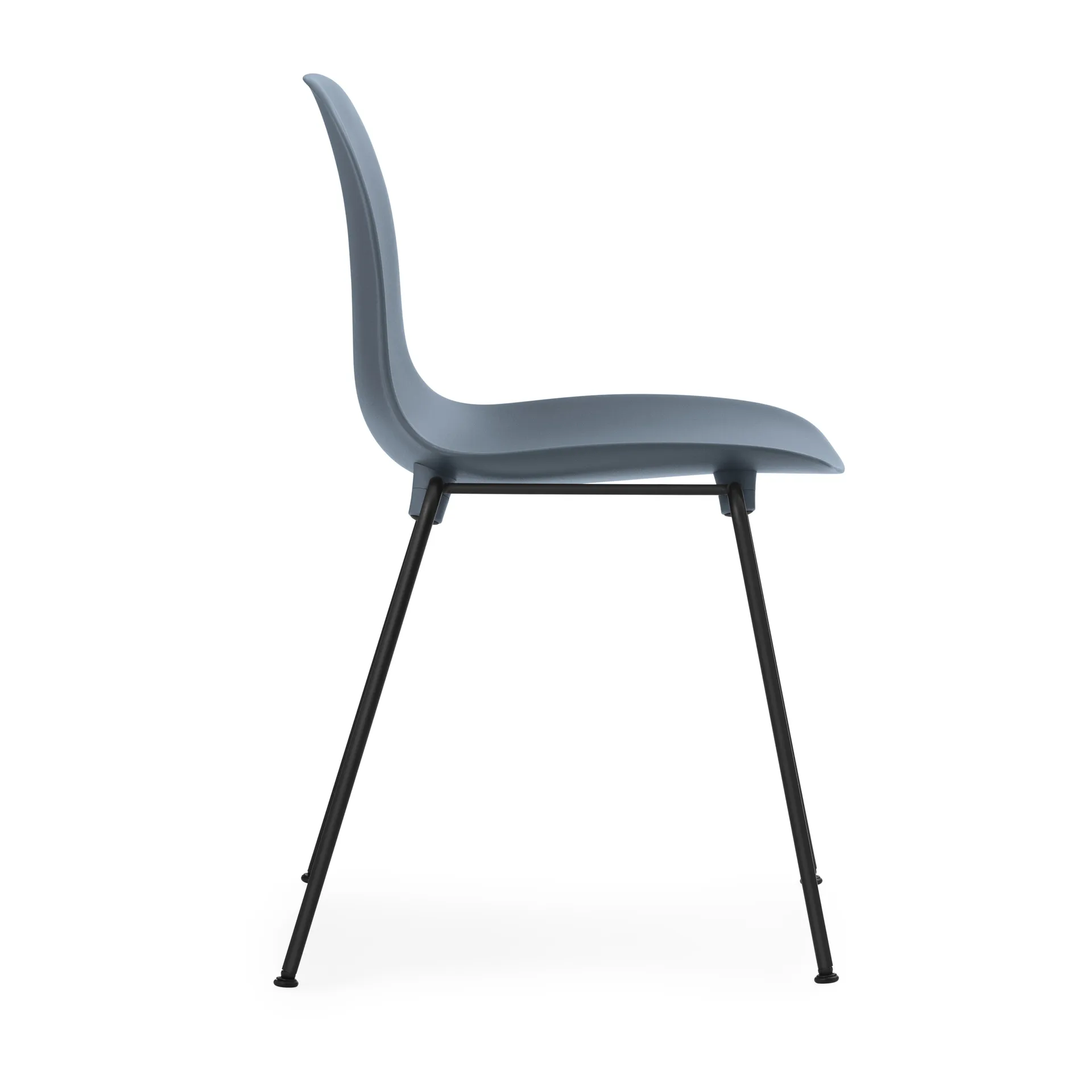 Sedia impilabile Form Chair con gambe nere in confezione da 2, Blu,  Normann Copenhagen