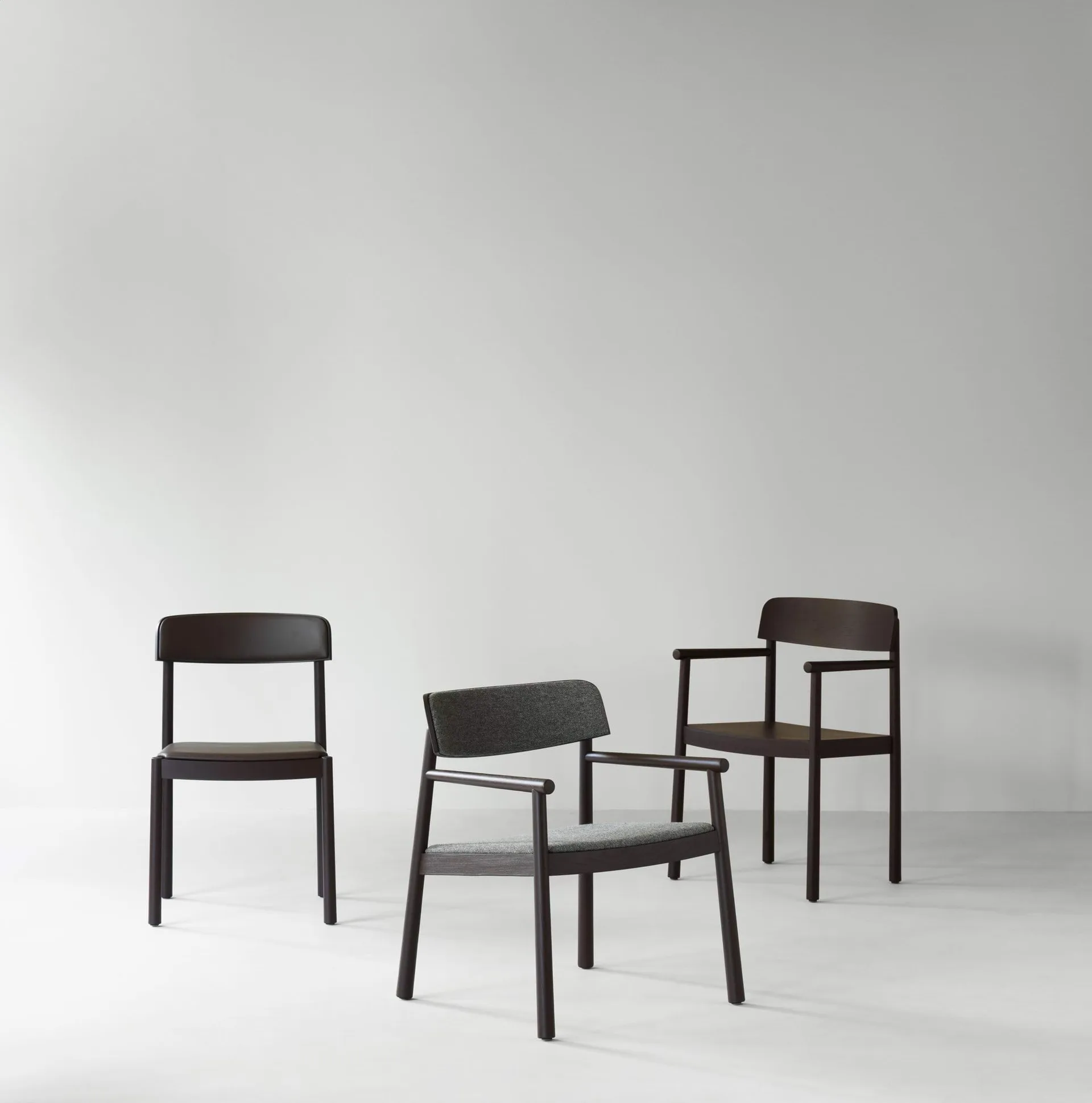 Sedia Timb, Frassino marrone – pelle ultra color cioccolato Normann Copenhagen