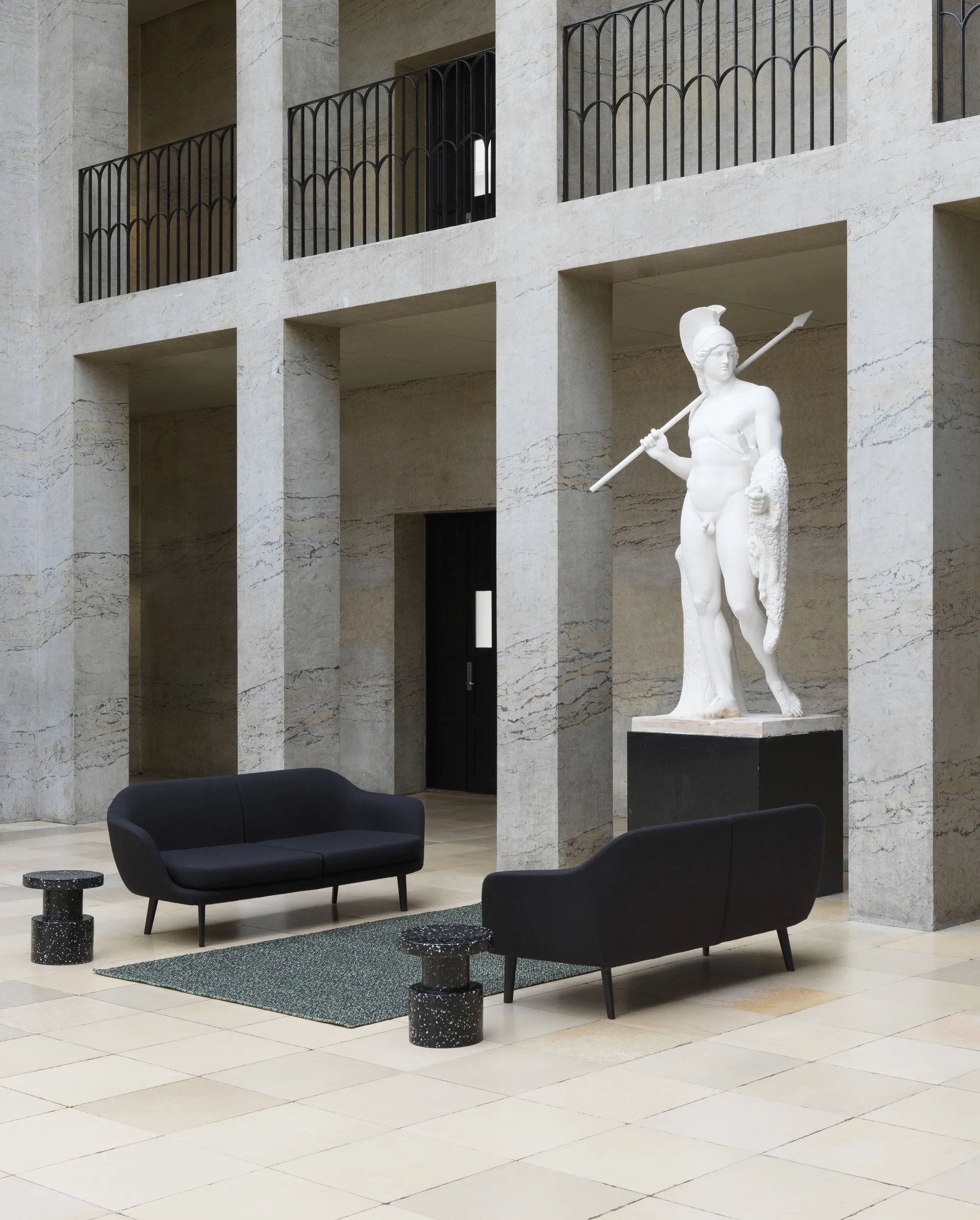 Sgabello Bit , Nero Normann Copenhagen