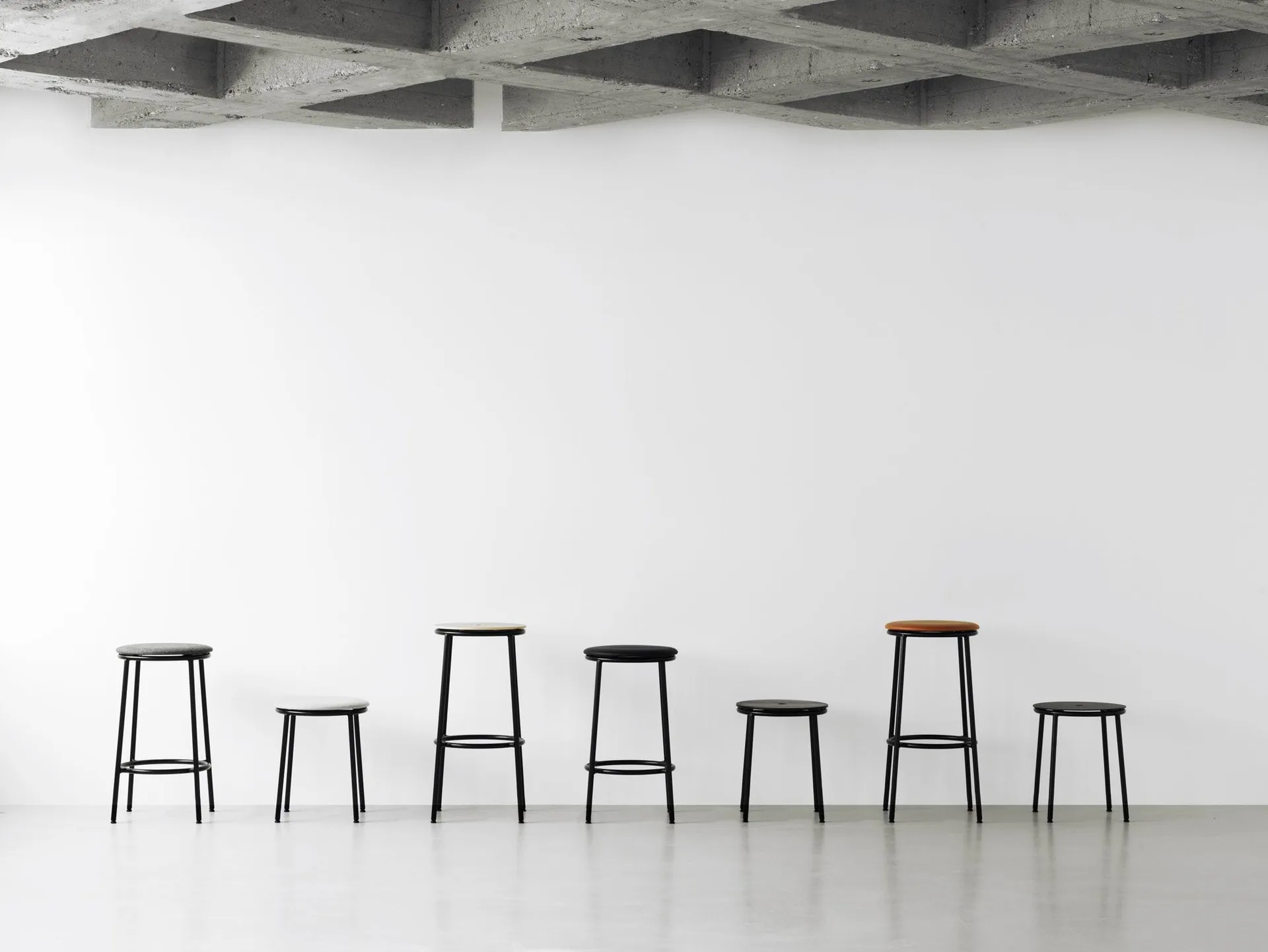 Sgabello Circa, 45 cm, Rovere scuro Normann Copenhagen