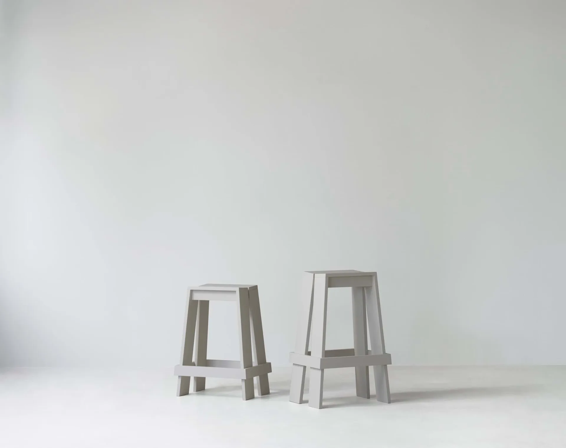 Sgabello da bar Let 65 cm, Grigio Chiaro Normann Copenhagen
