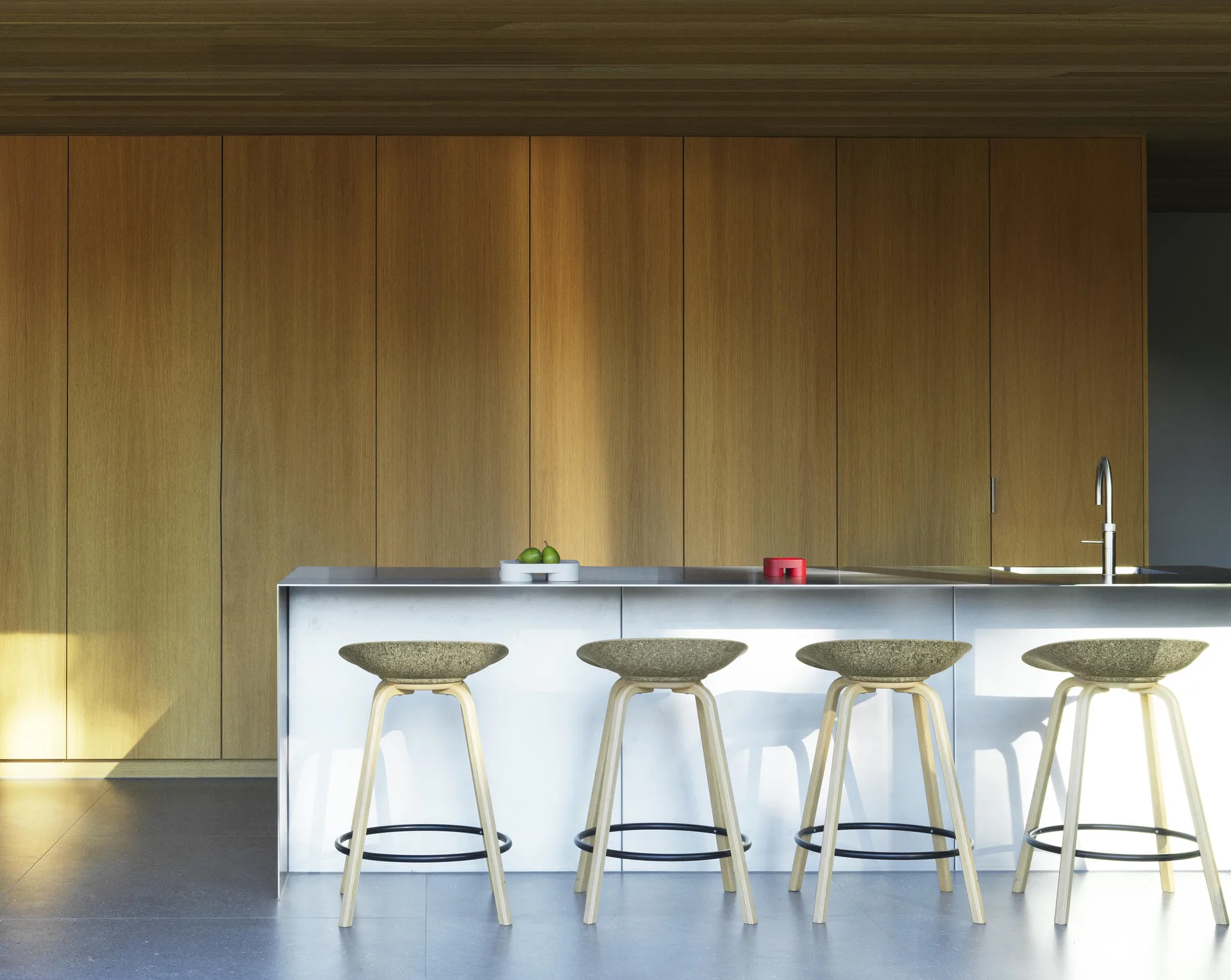 Sgabello da bar Mat 65 cm, Alga-faggio-acciaio nero Normann Copenhagen