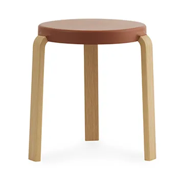 Sgabello Tap - caramello, gambe in rovere - Normann Copenhagen