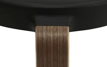 Sgabello Tap - nero, gambe in noce - Normann Copenhagen