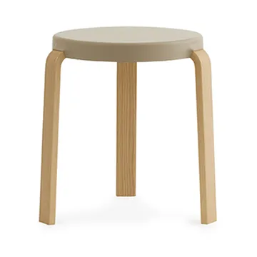 Sgabello Tap - sabbia, gambe in rovere - Normann Copenhagen