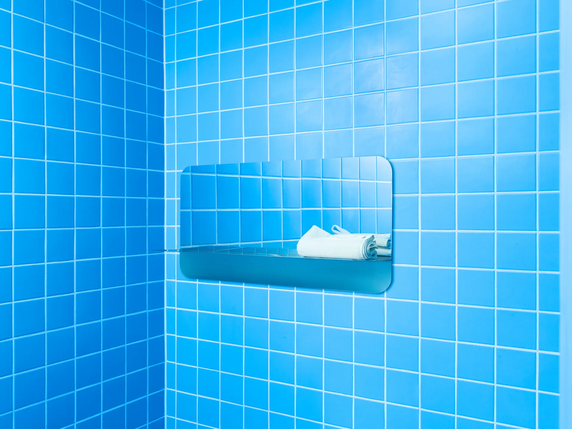 Specchio orizzontale Horizon, Acciaio inox Normann Copenhagen