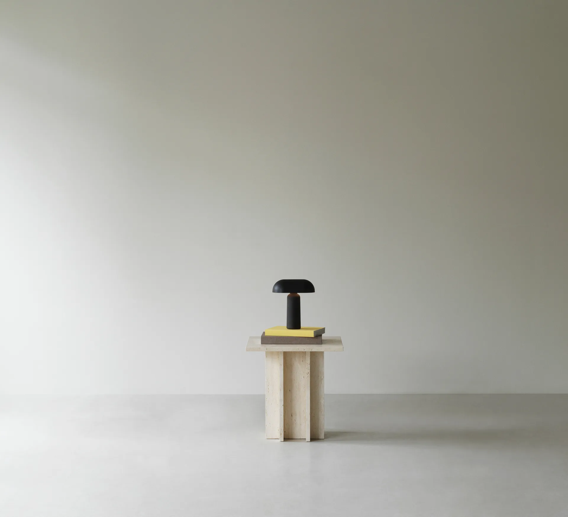 Tavolino da caffè Edge small, Travertine Normann Copenhagen