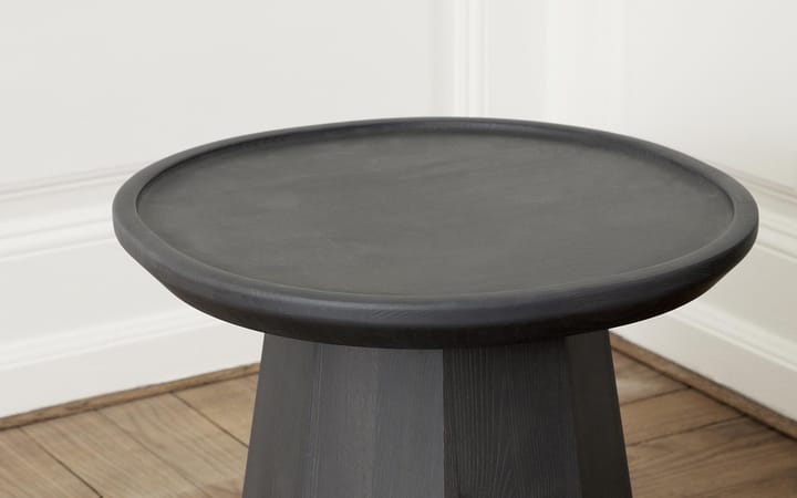 Tavolino Pine table small Ø 45 cm alt. 40,6 cm, Dark Grey Normann Copenhagen