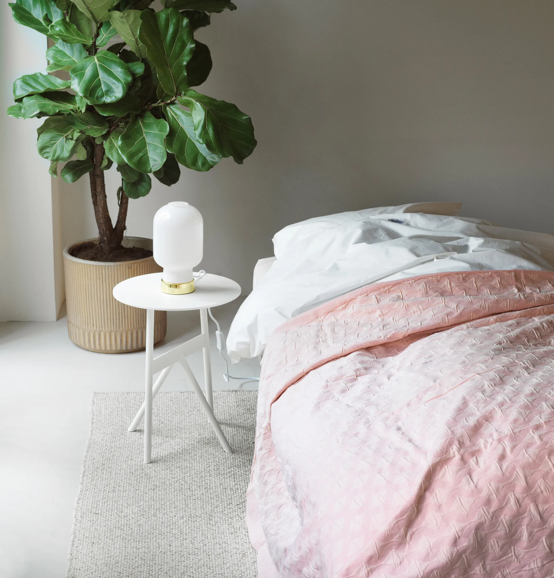 Tavolino Stock Table Ø37 cm H:46 cm, White Normann Copenhagen