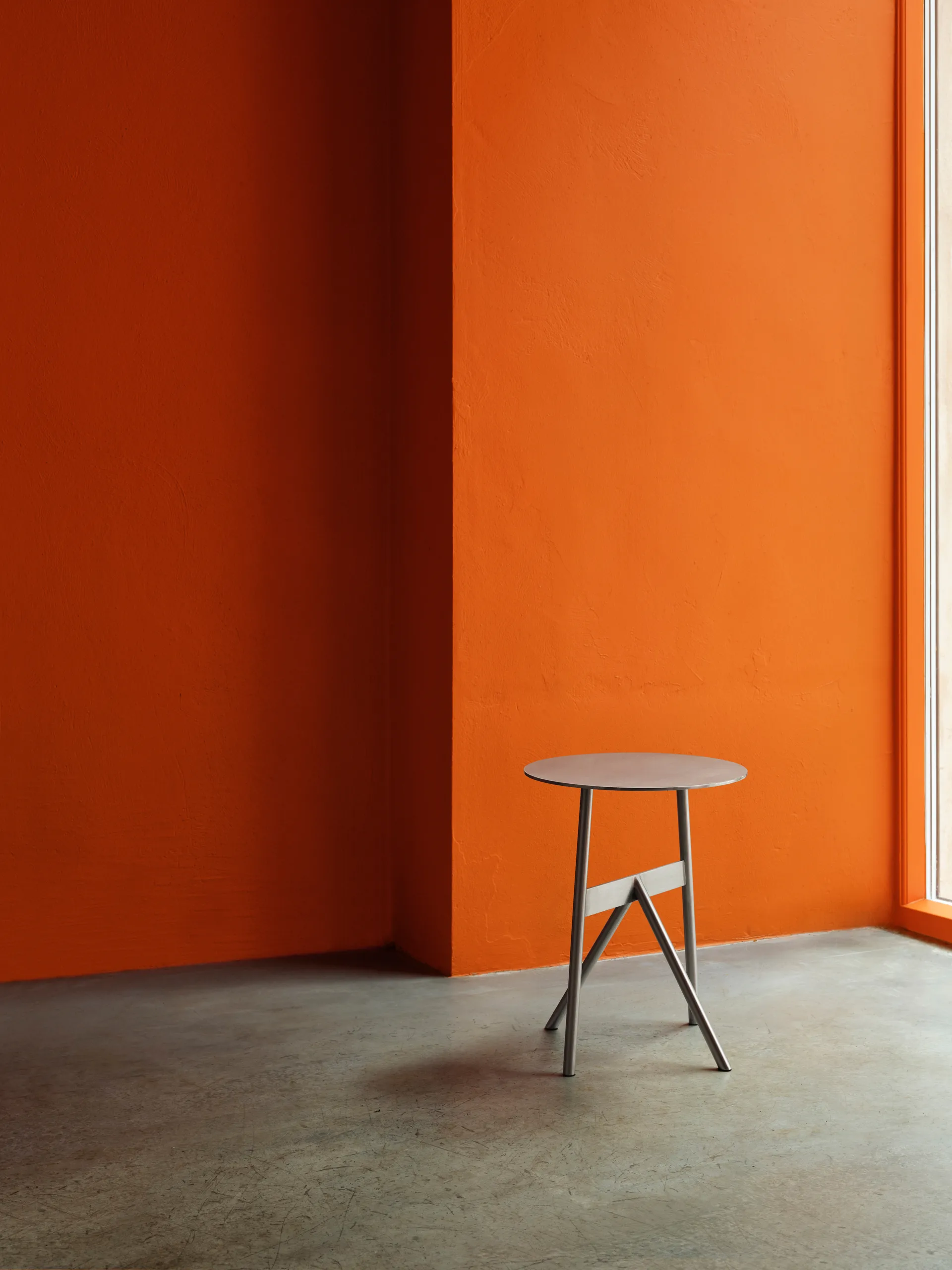 Tavolino Stock Table Ø37 cm H:46 cm, White Normann Copenhagen