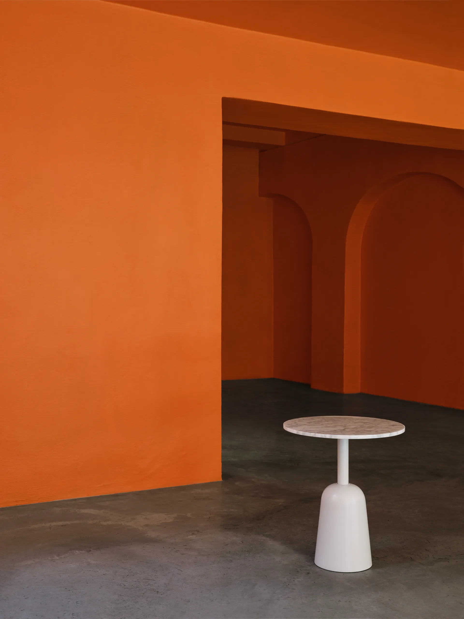 Tavolo regolabile Turn Ø 55 cm, Marmo bianco Normann Copenhagen