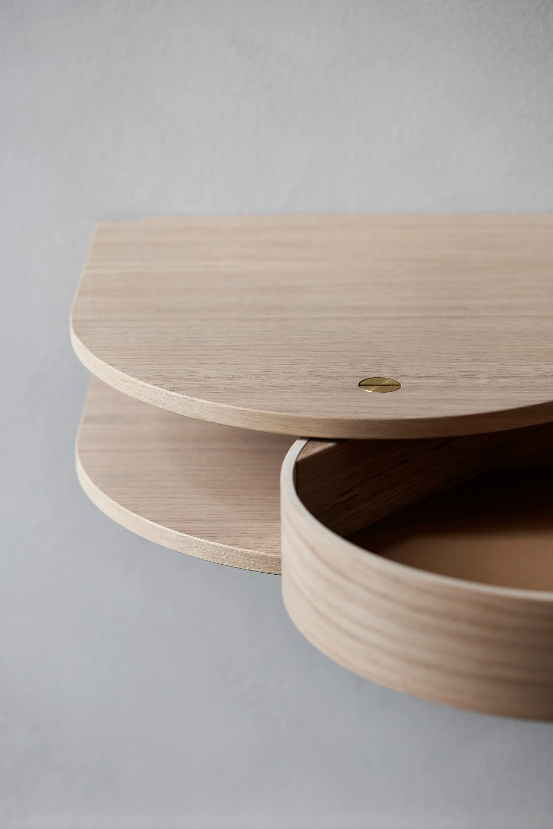 Comodino sospeso Valet piccolo, Rovere oliato chiaro Northern