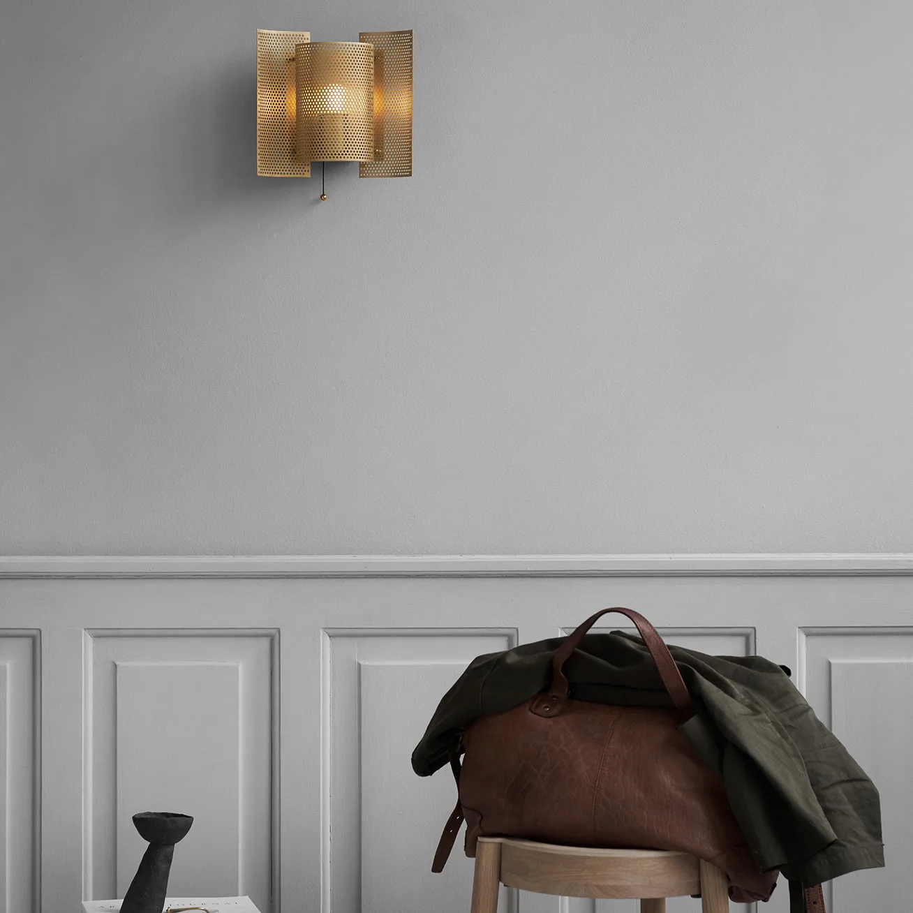 Lampada da parete Butterfly perforata, ottone Northern