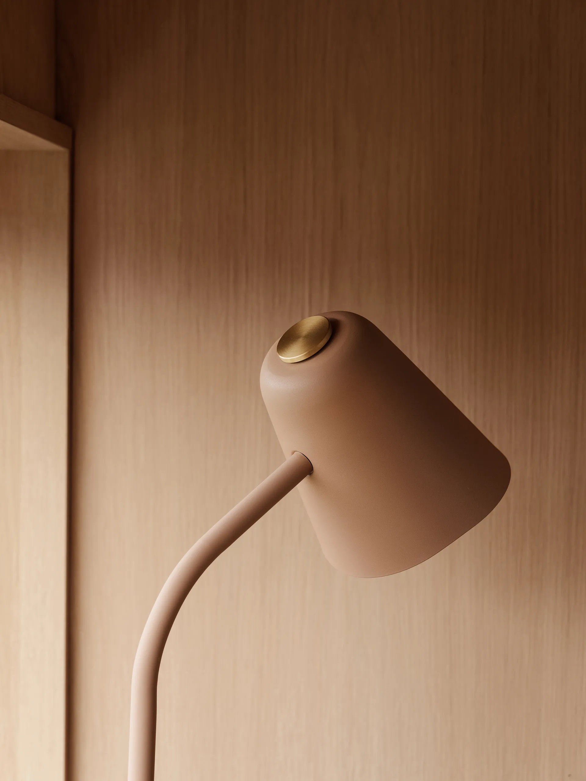 Lampada da pavimento Me Dim, Beige intenso Northern