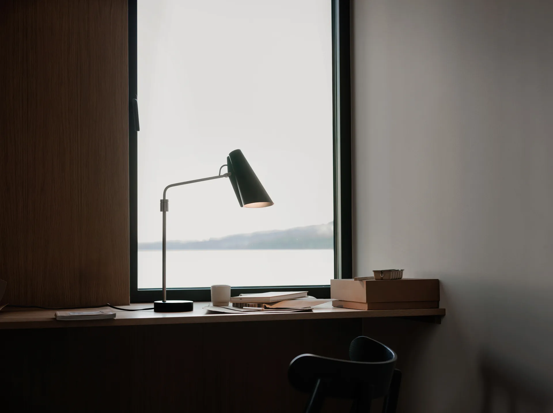 Lampada da tavolo Birdy swing, nero-acciaio Northern