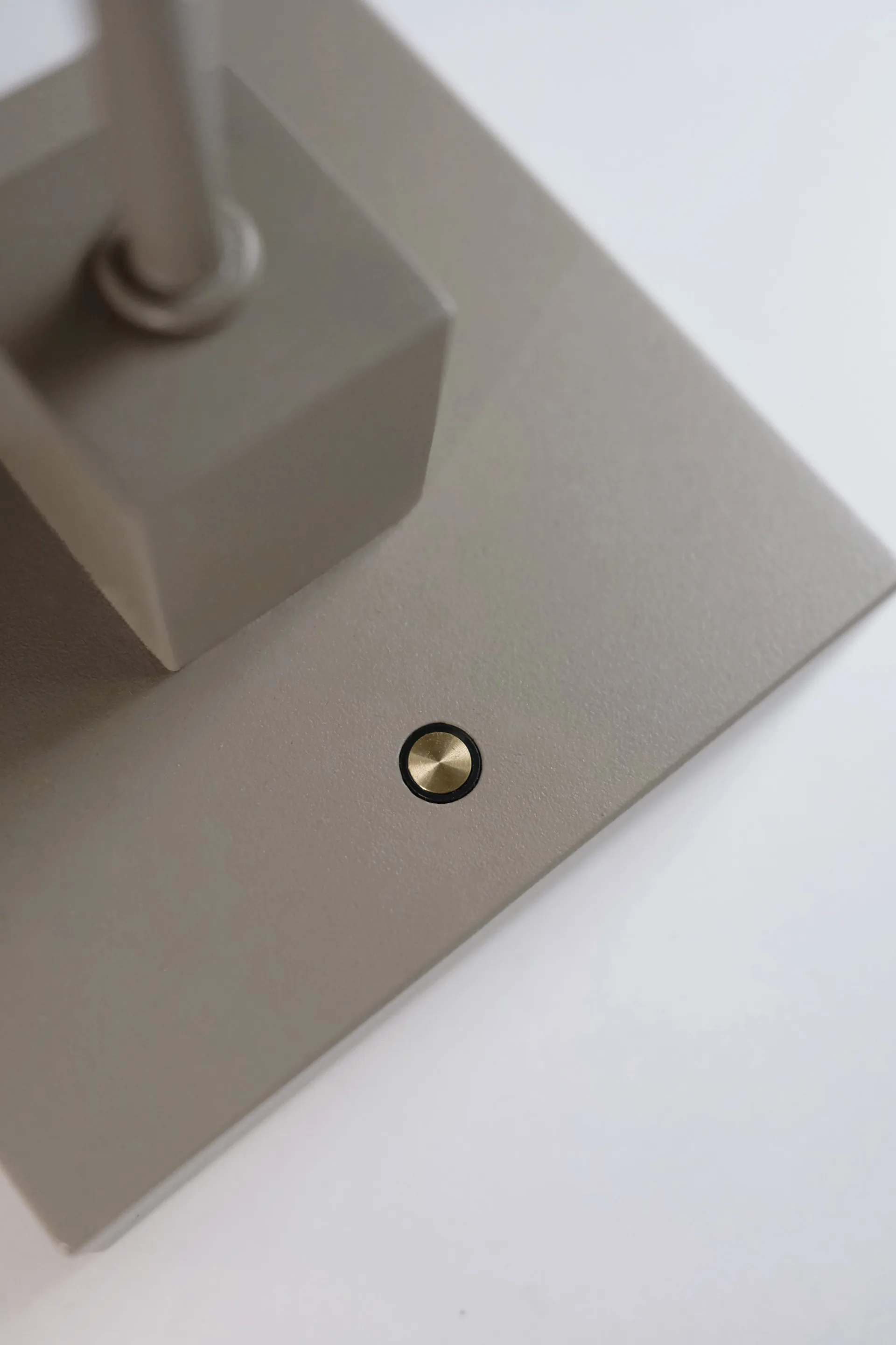 Lampada da tavolo portatile Snowball 33 cm, Grigio beige Northern