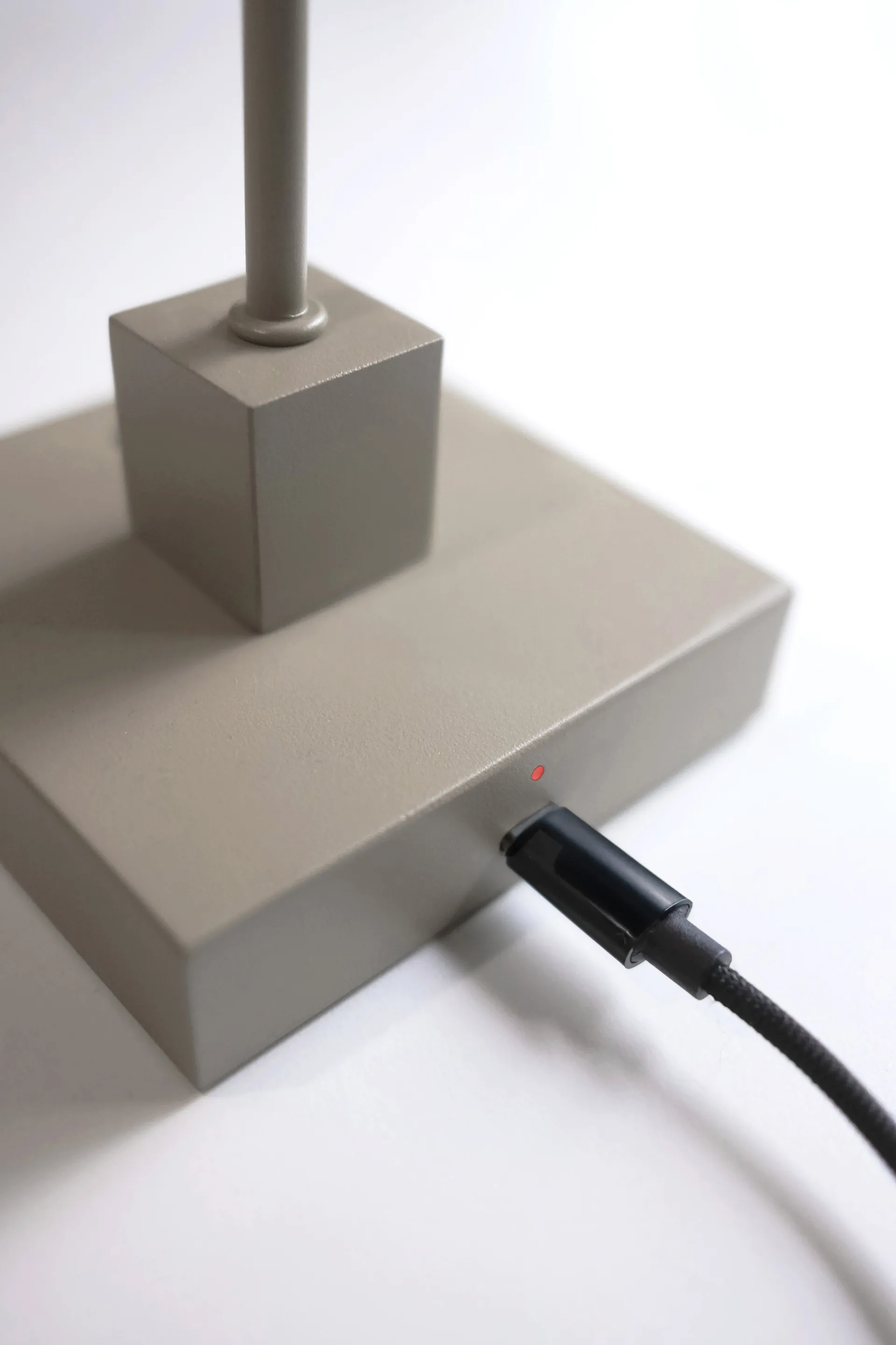 Lampada da tavolo portatile Snowball 33 cm, Grigio beige Northern