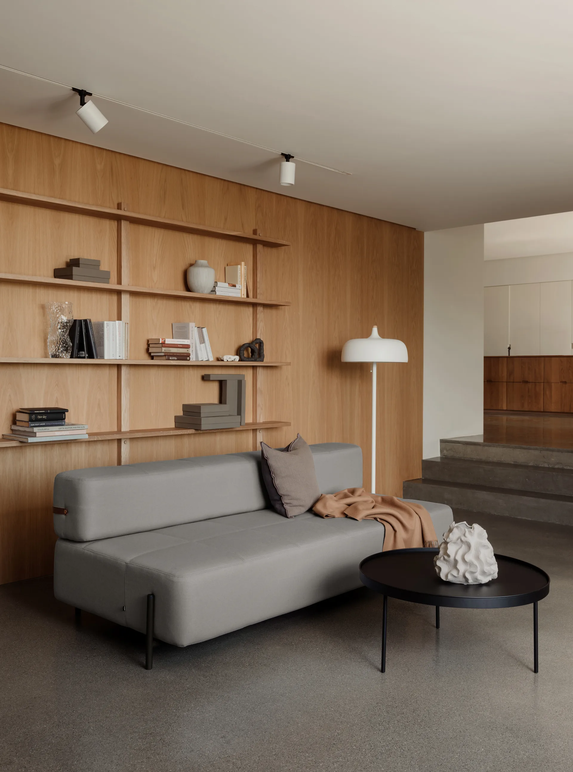 Lampada da terra Acorn, Bianco opaco Northern