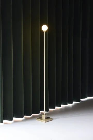 Lampada da terra portatile Snowball 122 cm - Ottone - Northern