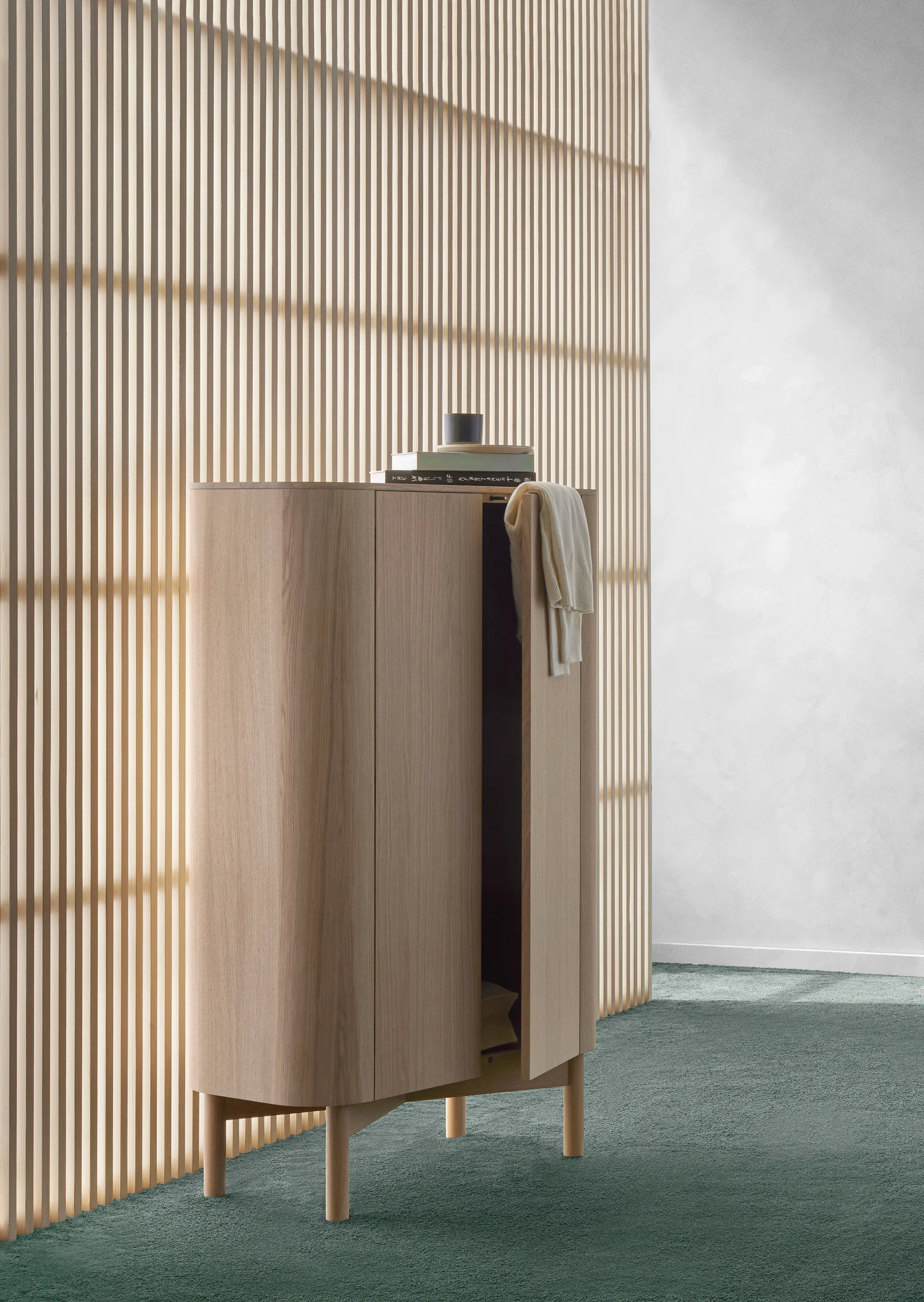 Mobiletto Loud tall 143 cm, Light oiled oak Northern