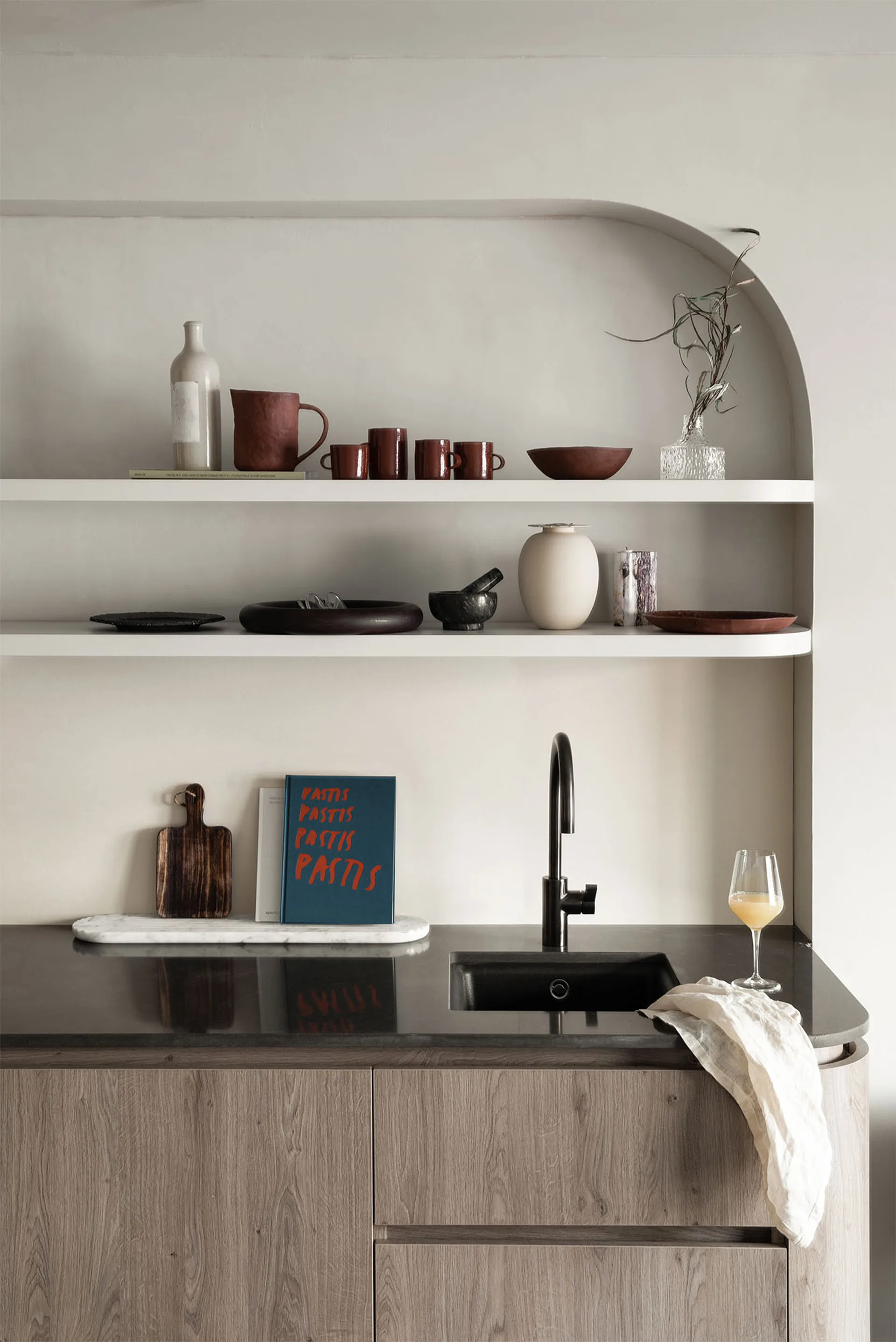 Vassoio Podium, 65 cm, Marmo misto bianco Northern