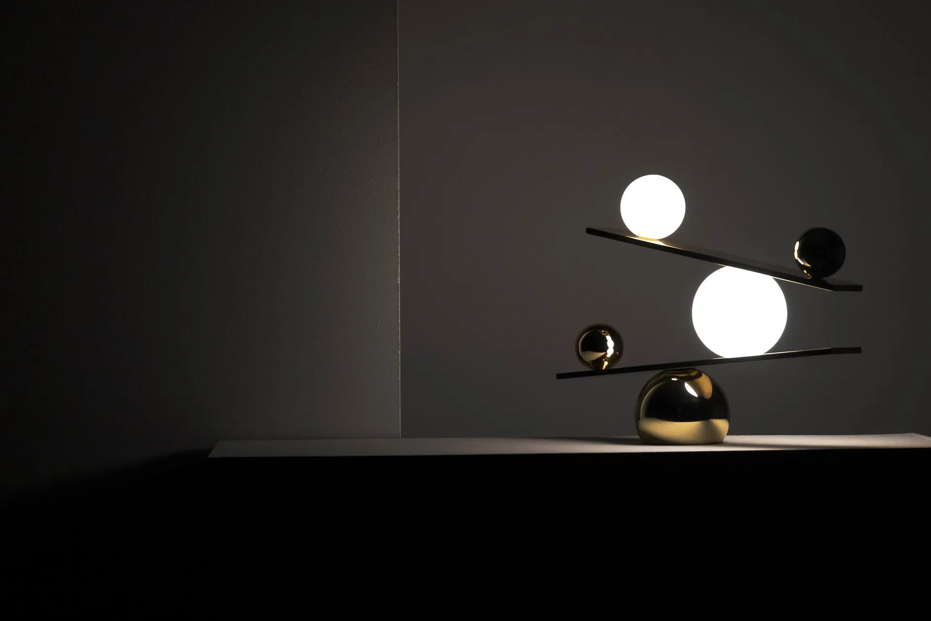 Lampada da tavolo Balance, Brass, v2 Oblure
