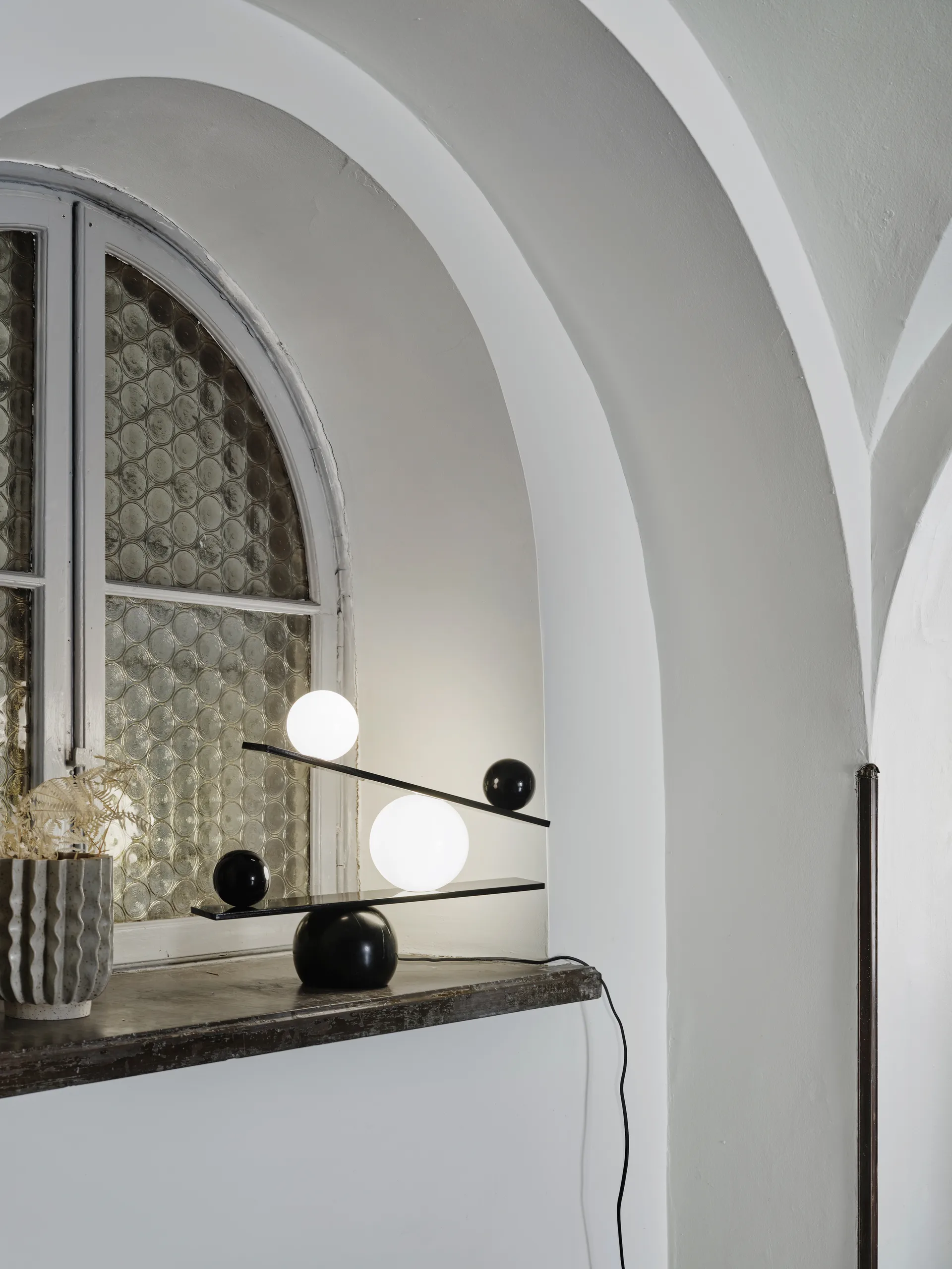 Lampada da tavolo Balance, Nero Oblure