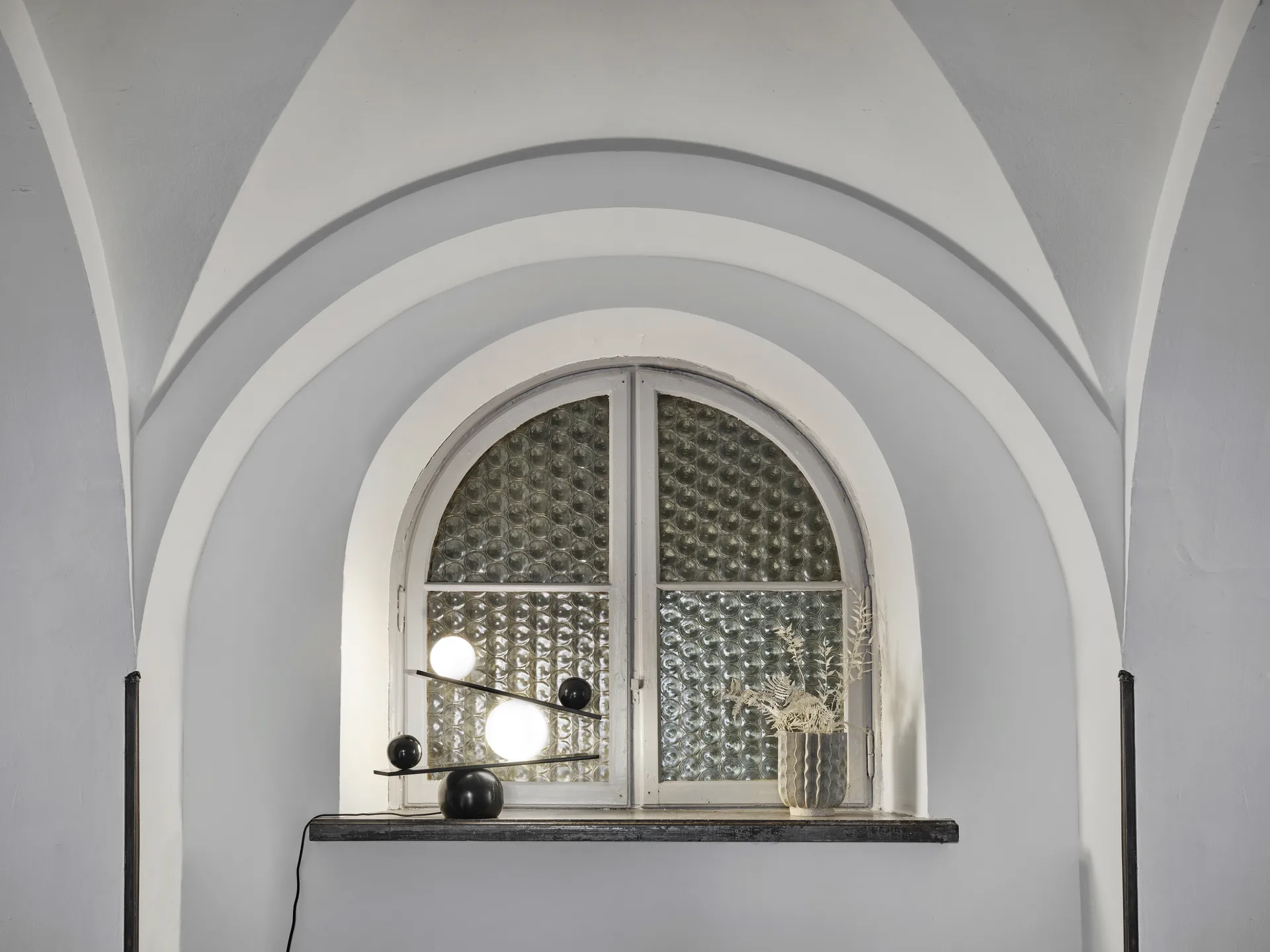 Lampada da tavolo Balance, Nero Oblure