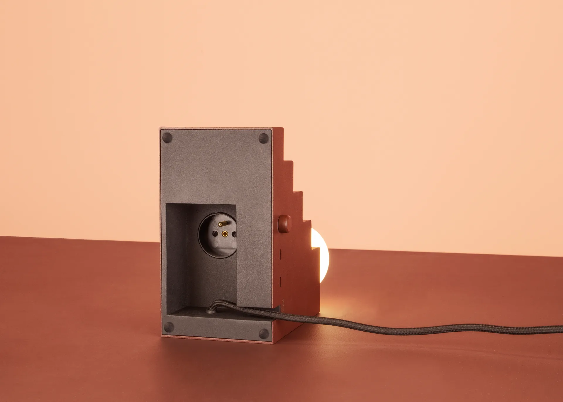 Lampada da tavolo Stair, Deep red Oblure