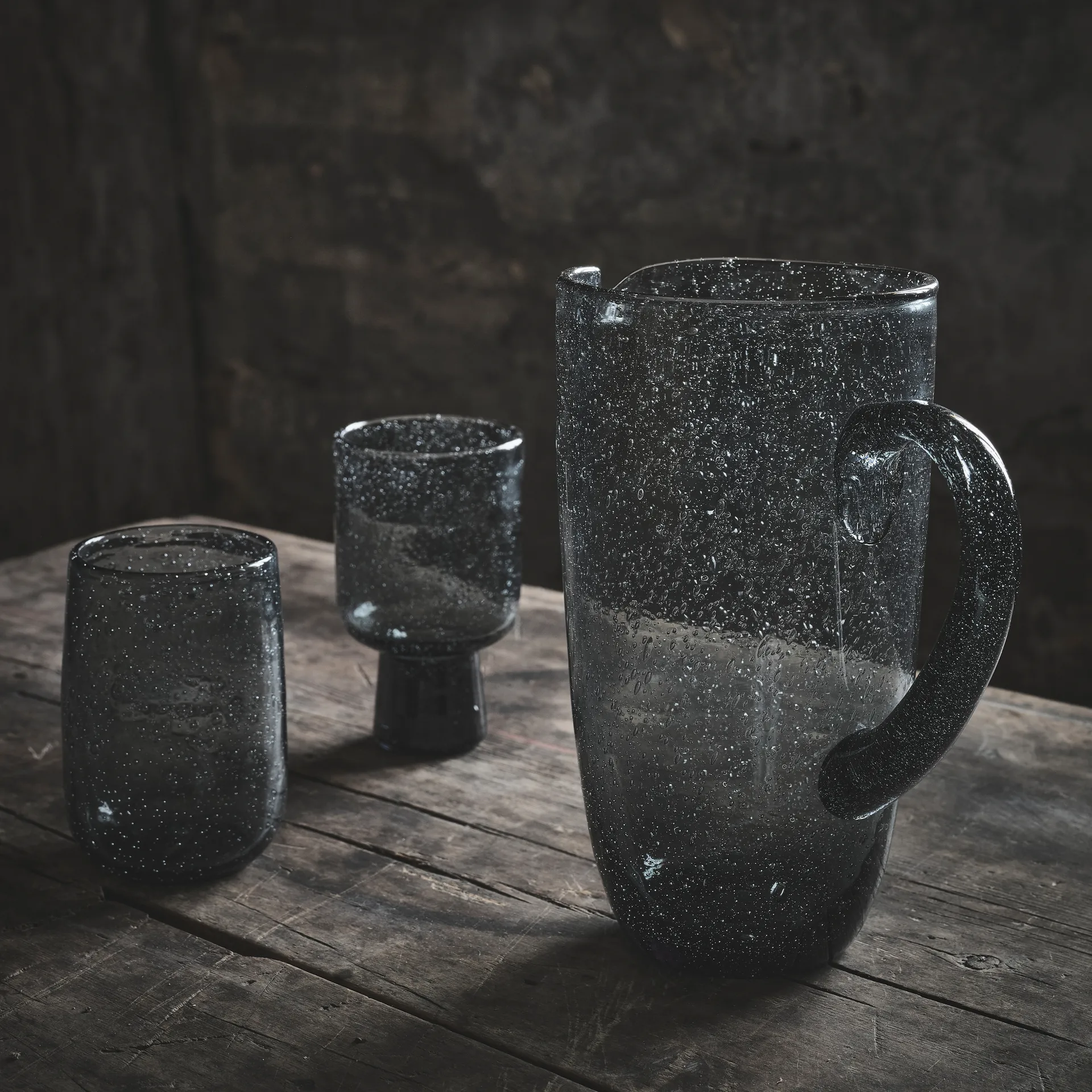 Bicchiere con base Bari, grigio Olsson & Jensen