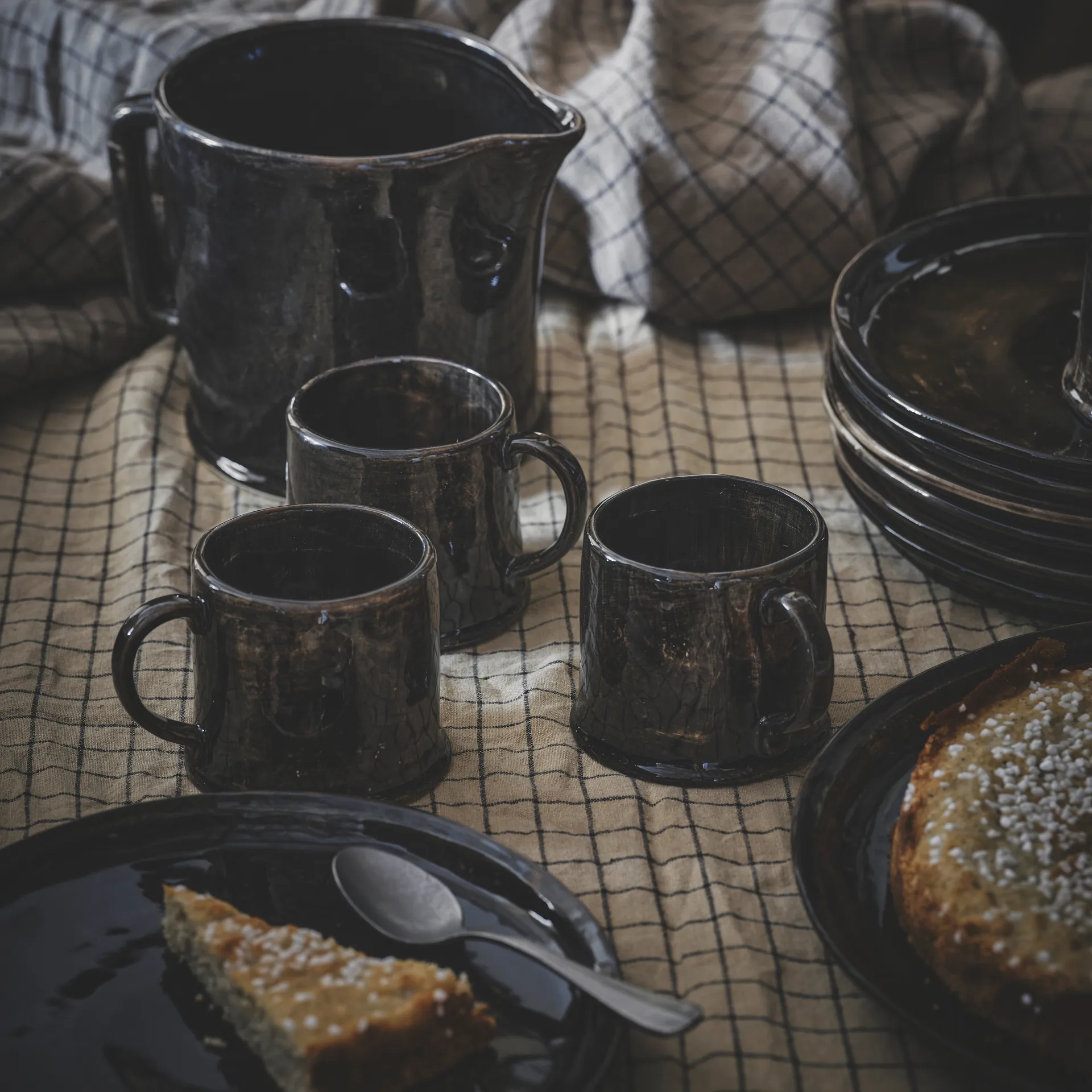 Tazza Yuki, marrone-nero Olsson & Jensen