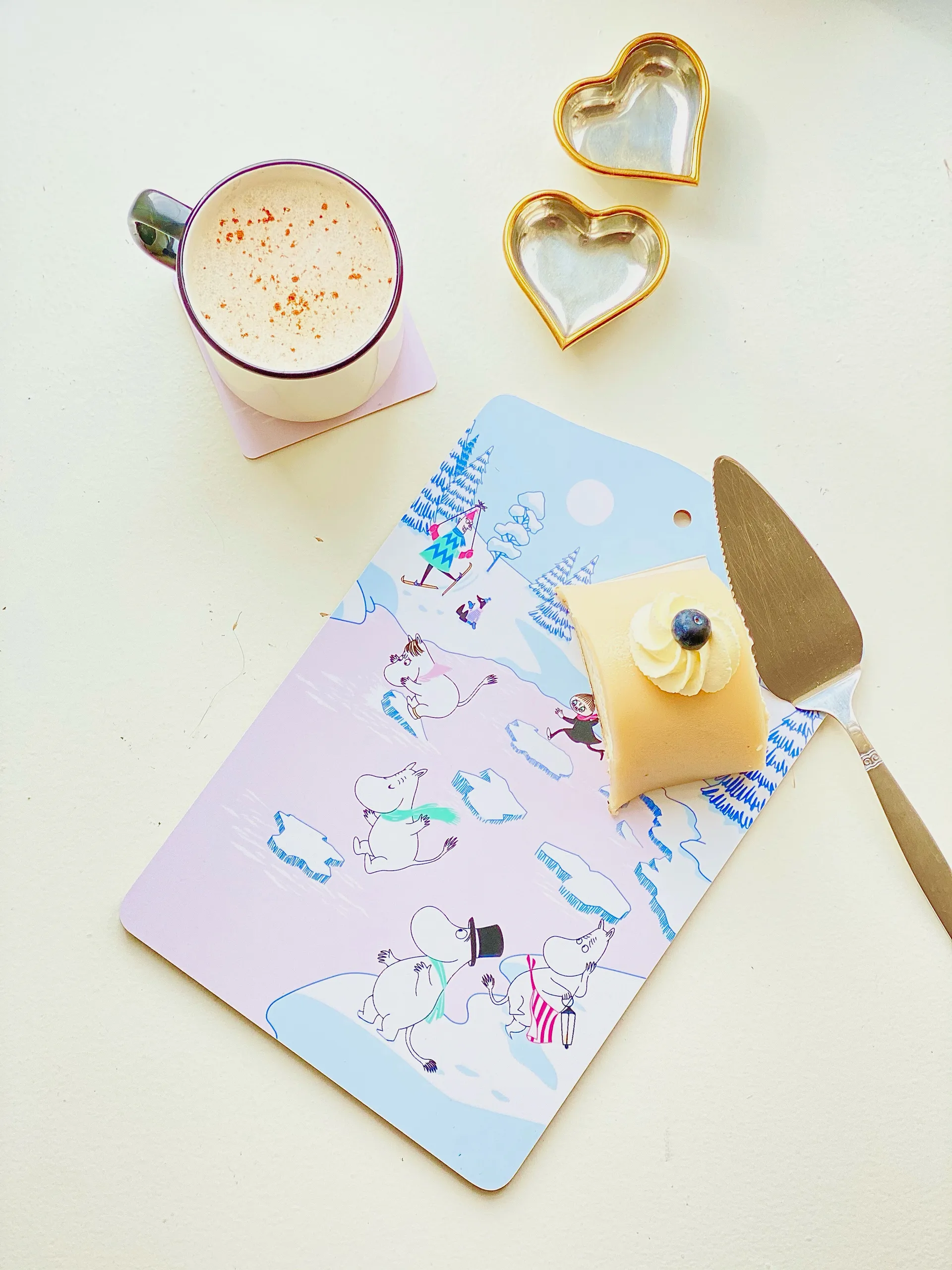 Tagliere Moomin, inverno 2022, 20x30 cm, Blu, bianco, rosa Opto Design